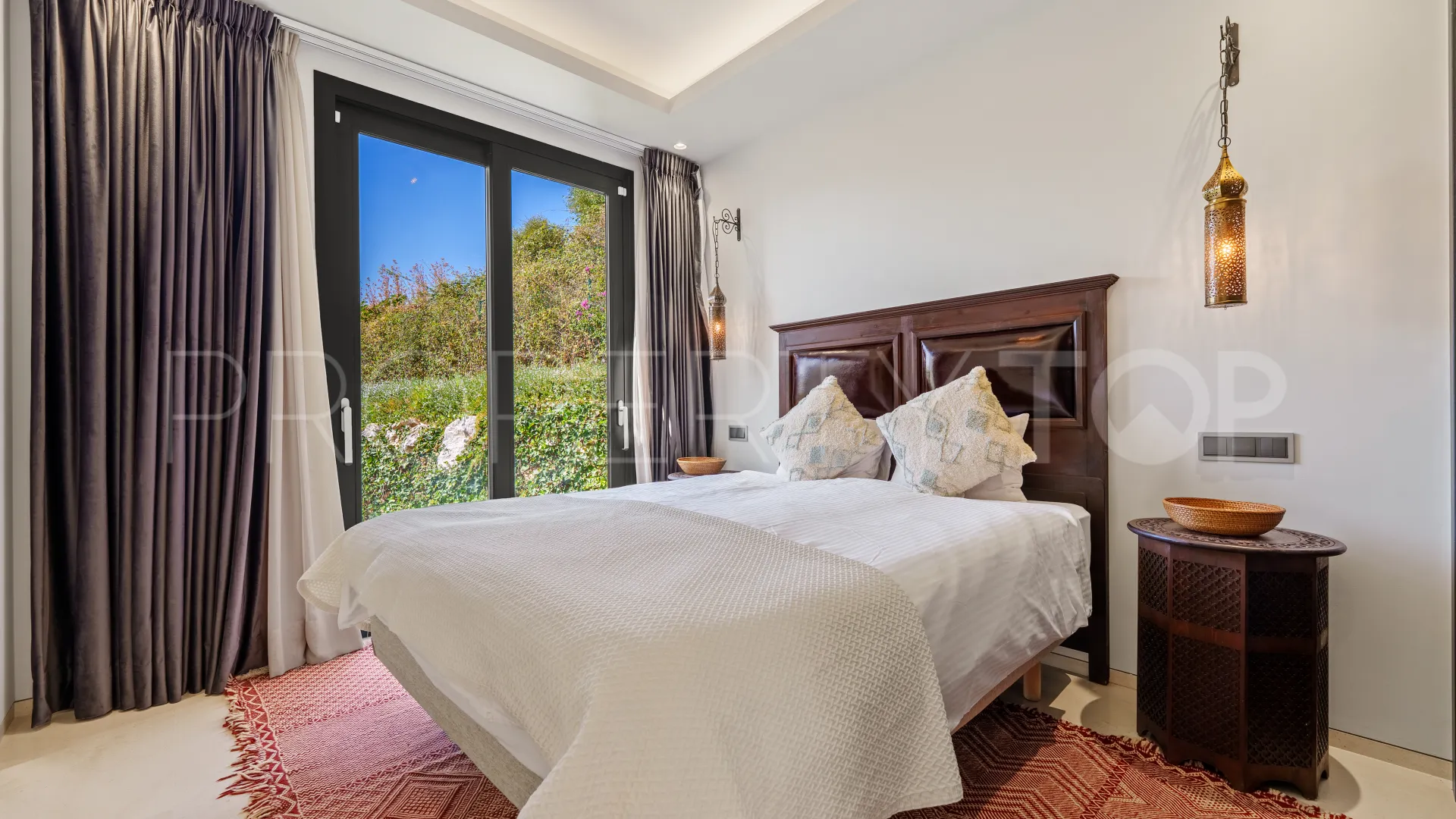 Nueva Andalucia, villa en venta de 6 dormitorios