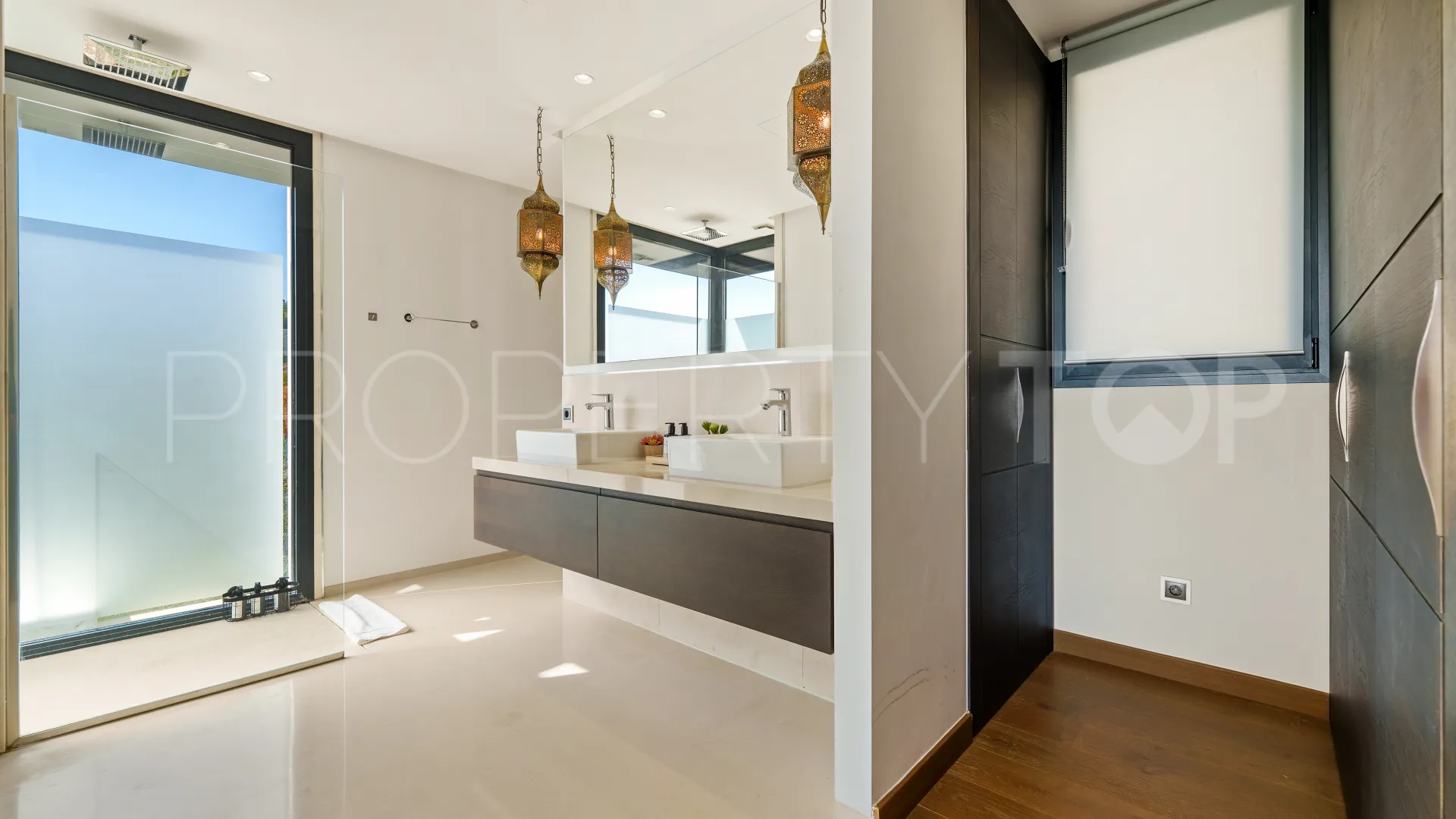 Nueva Andalucia, villa en venta de 6 dormitorios