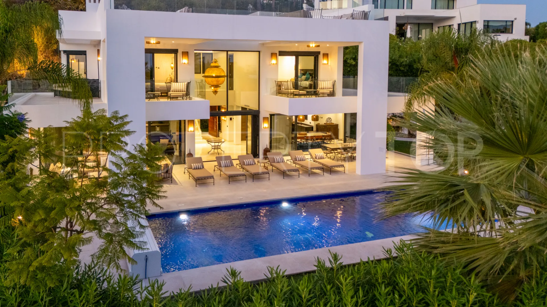 Nueva Andalucia, villa en venta de 6 dormitorios