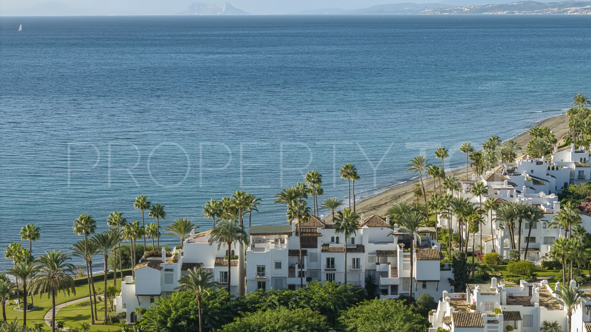 Apartamento planta baja en venta en Alcazaba Beach