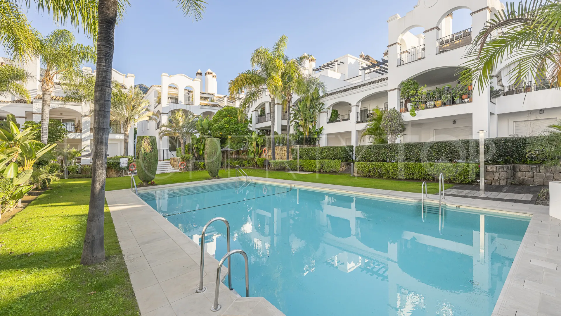 Montebello Hills, apartamento planta baja en venta