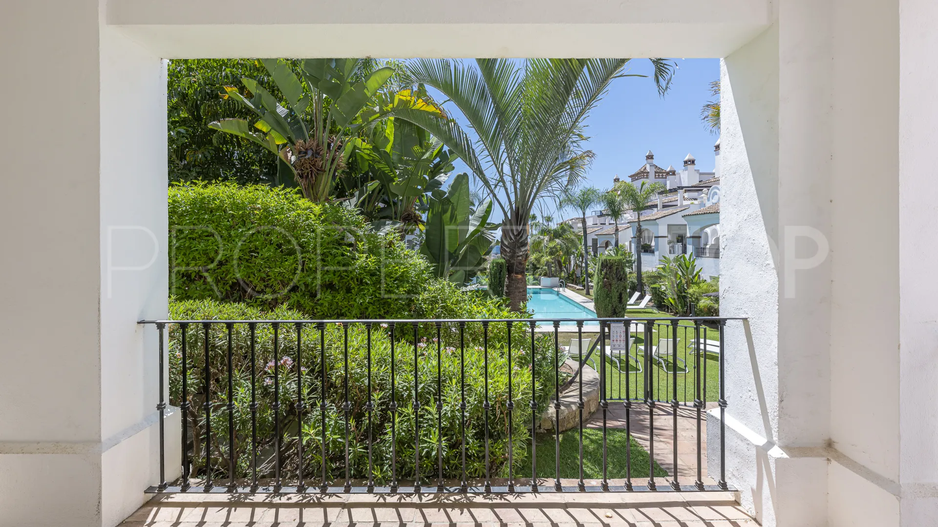 Montebello Hills, apartamento planta baja en venta