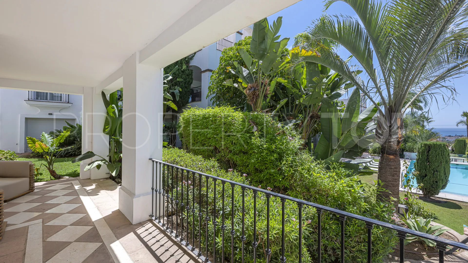 Montebello Hills, apartamento planta baja en venta