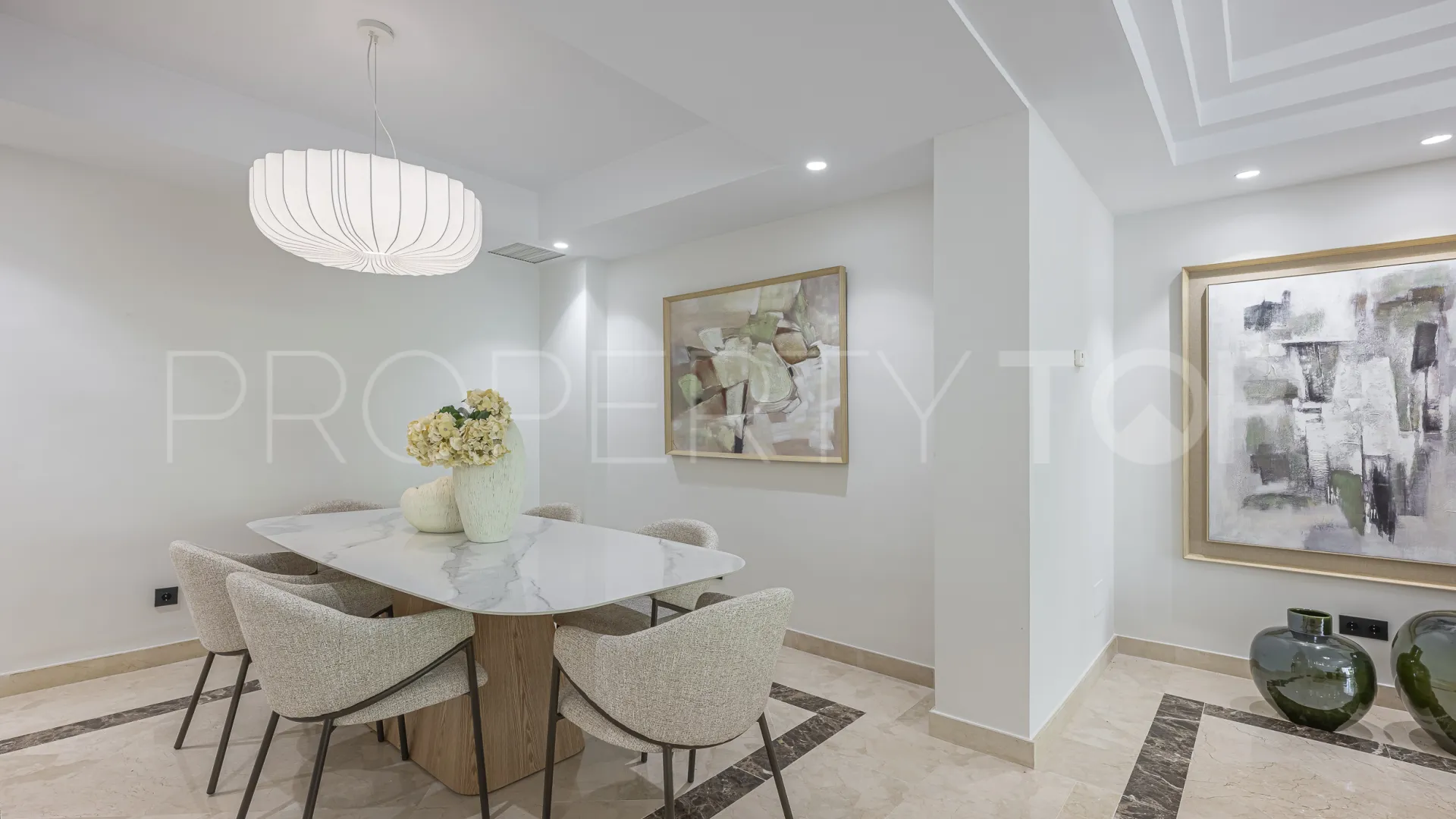 Montebello Hills, apartamento planta baja en venta