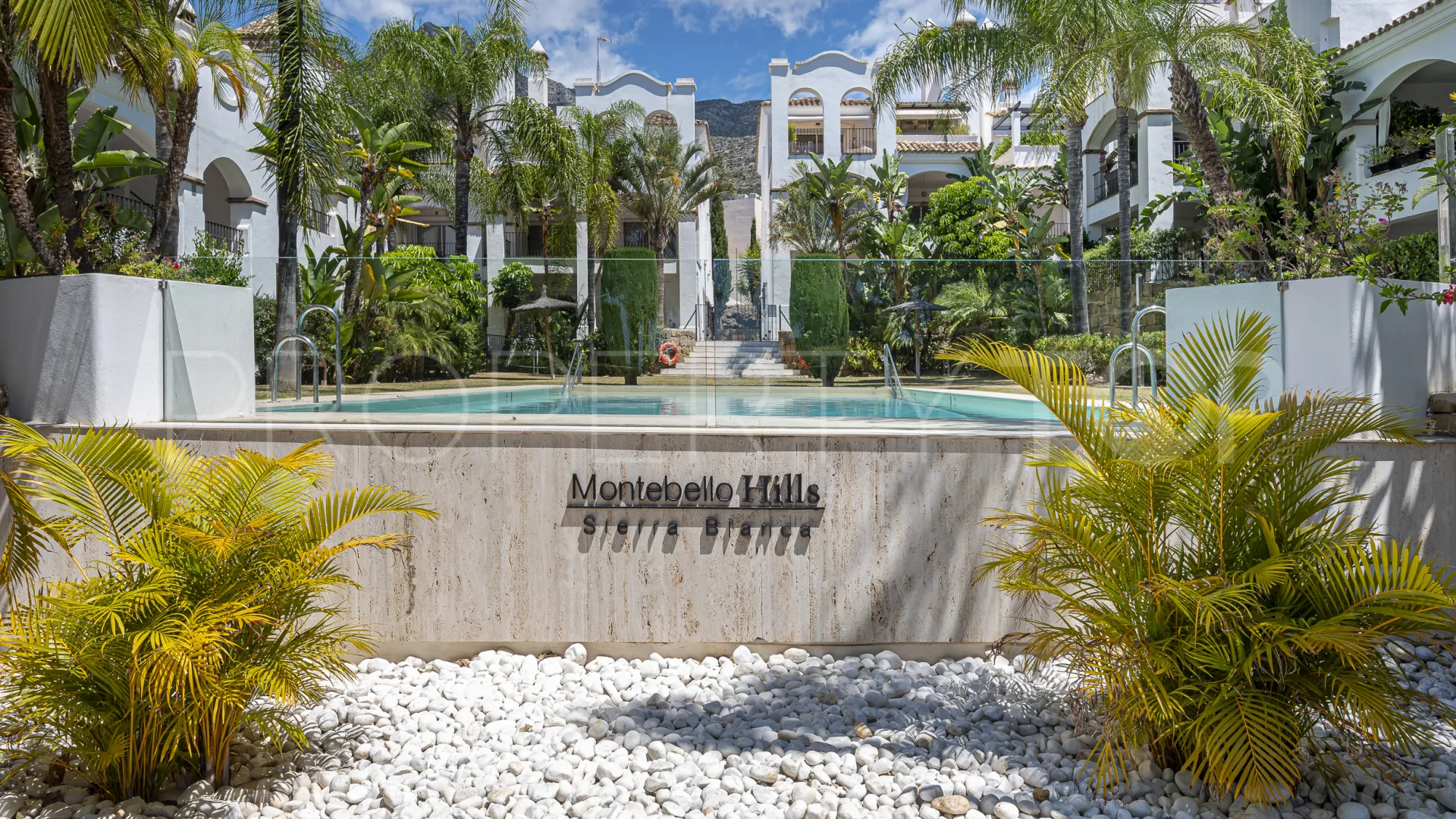 Montebello Hills, apartamento planta baja en venta