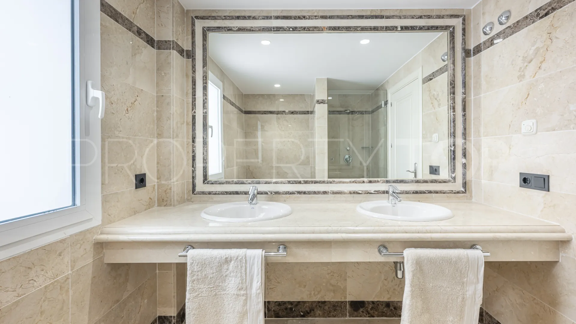 Montebello Hills, apartamento planta baja en venta