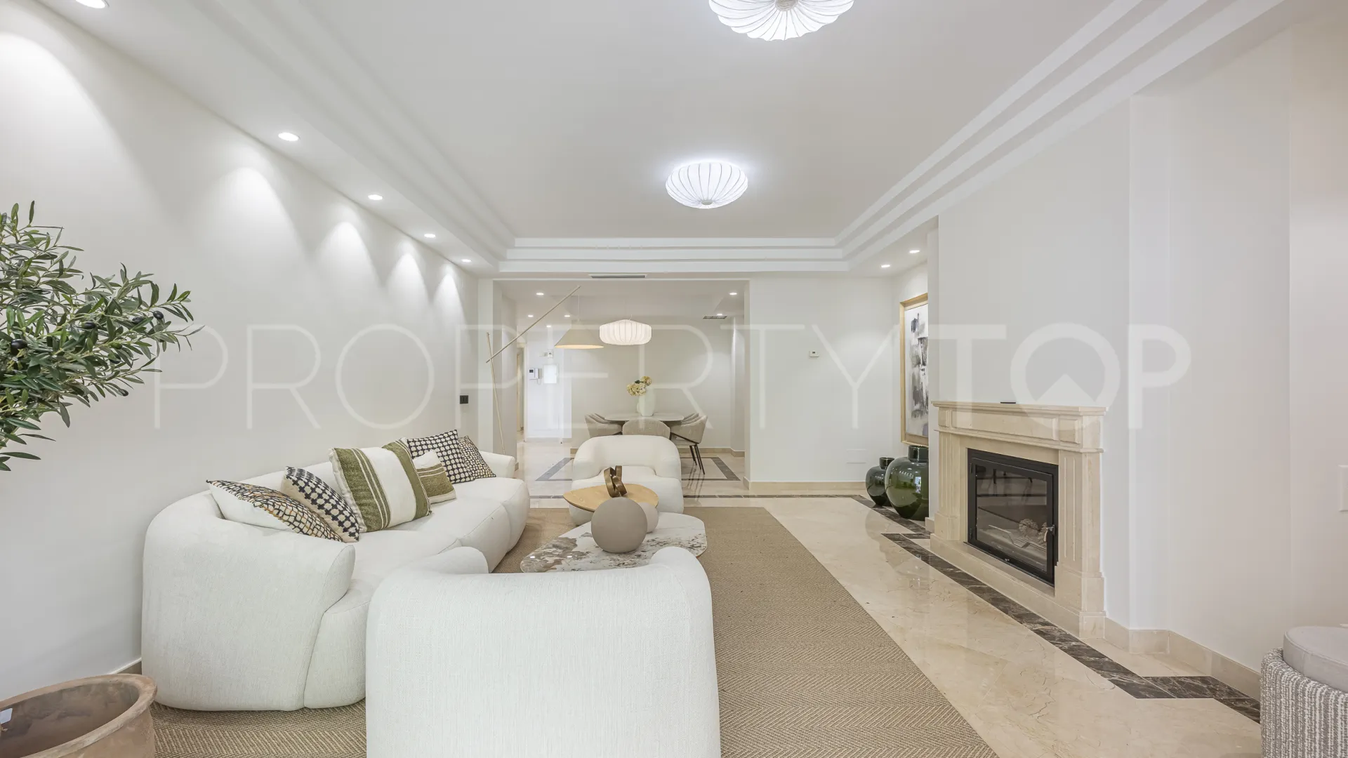 Montebello Hills, apartamento planta baja en venta
