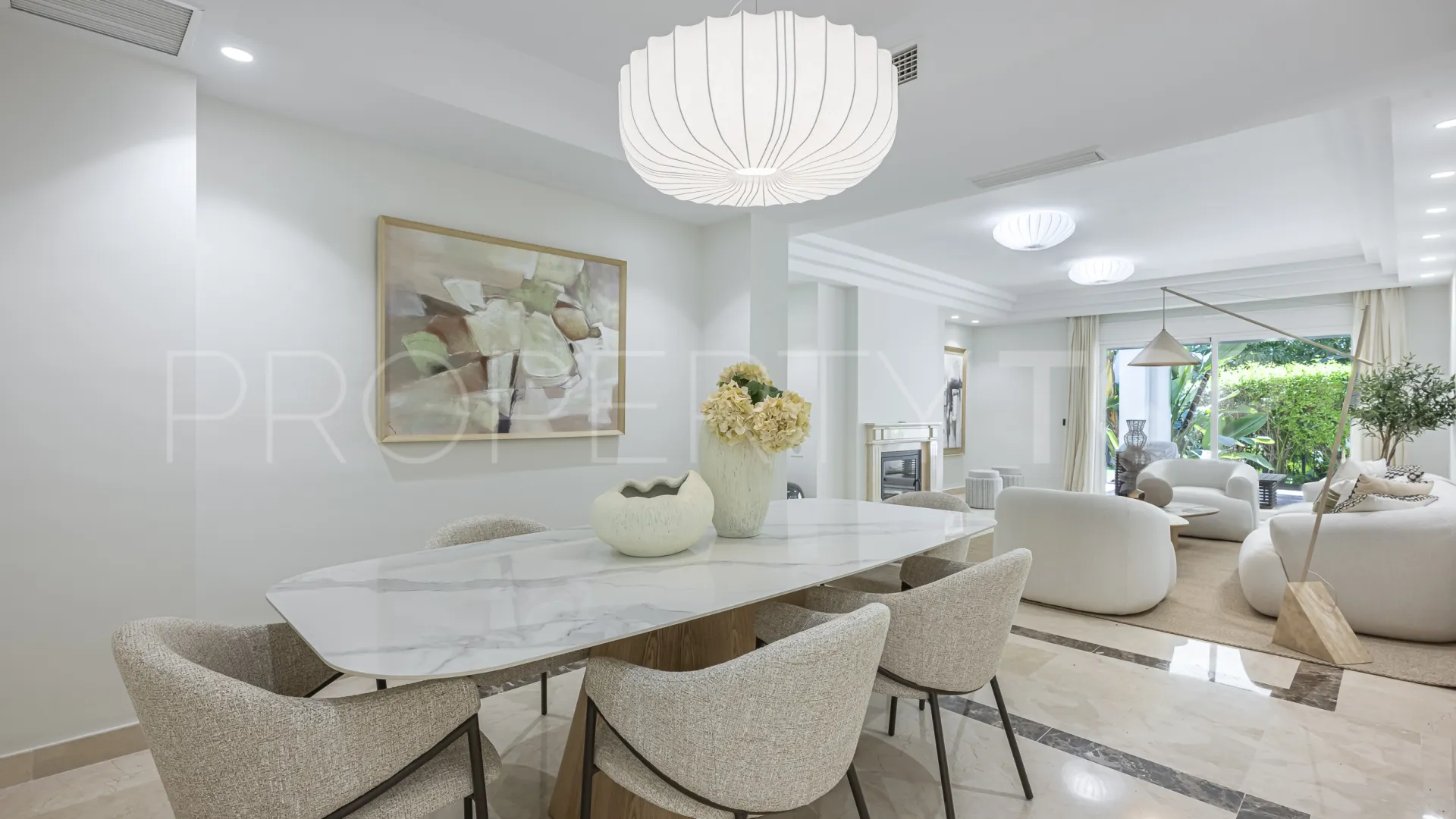 Montebello Hills, apartamento planta baja en venta