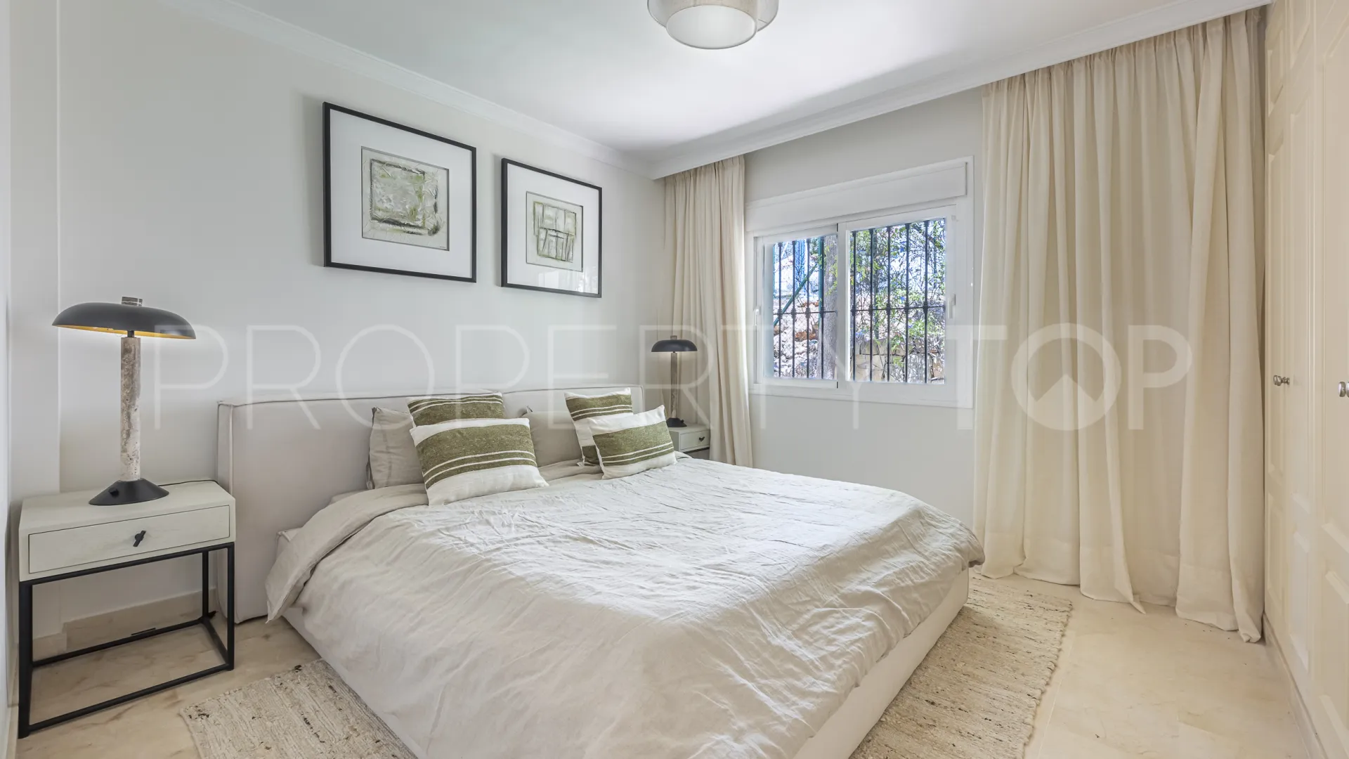 Montebello Hills, apartamento planta baja en venta