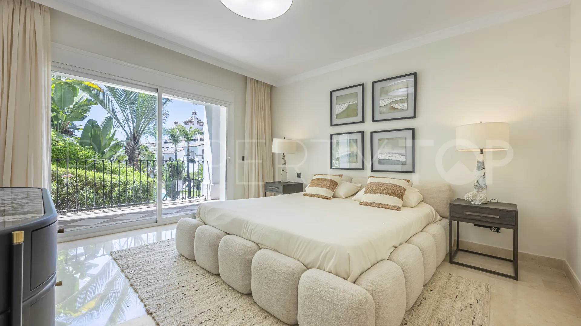 Montebello Hills, apartamento planta baja en venta