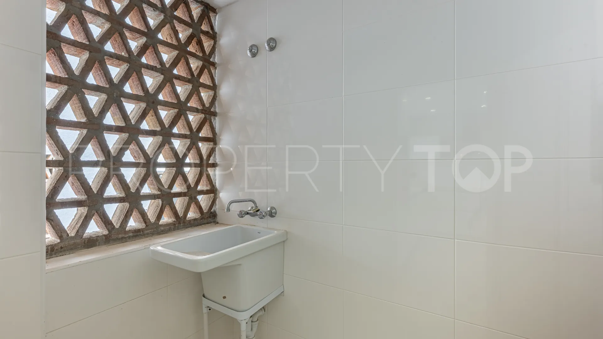 Montebello Hills, apartamento planta baja en venta
