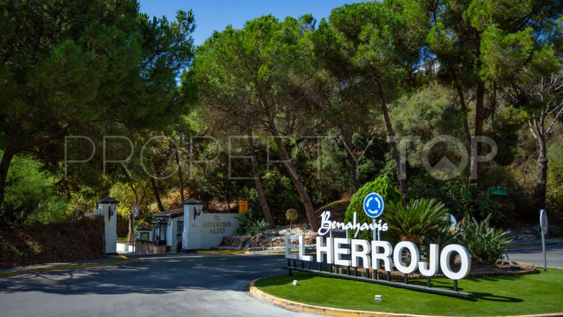 For sale villa in El Herrojo with 5 bedrooms