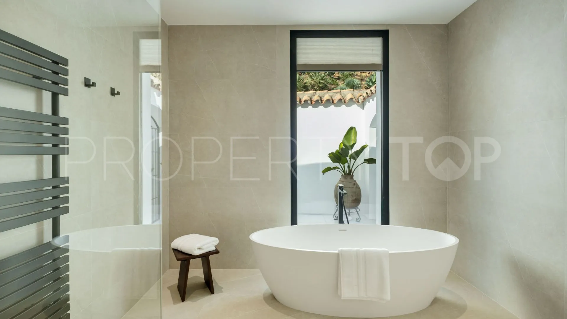 For sale villa in El Herrojo with 5 bedrooms