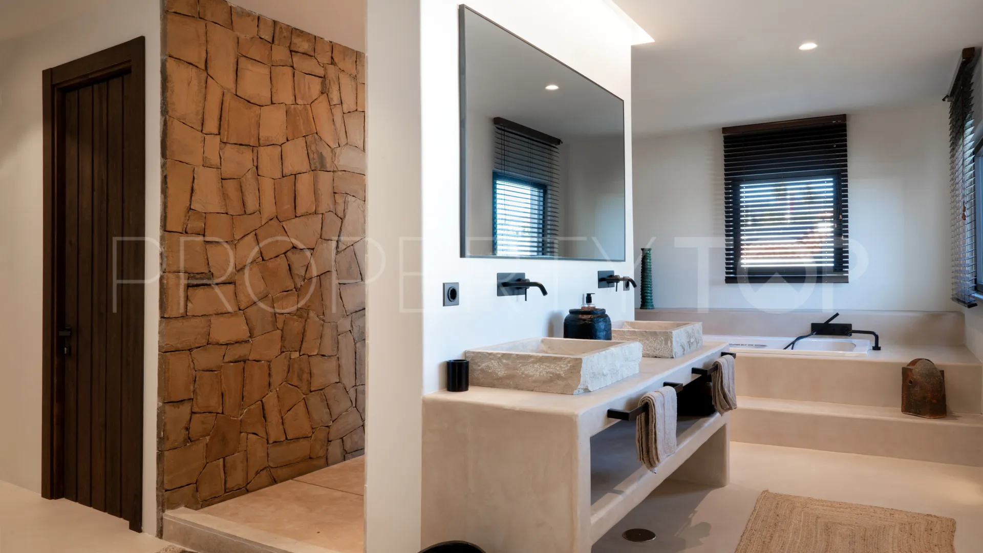 Villa de 5 dormitorios en venta en Selwo