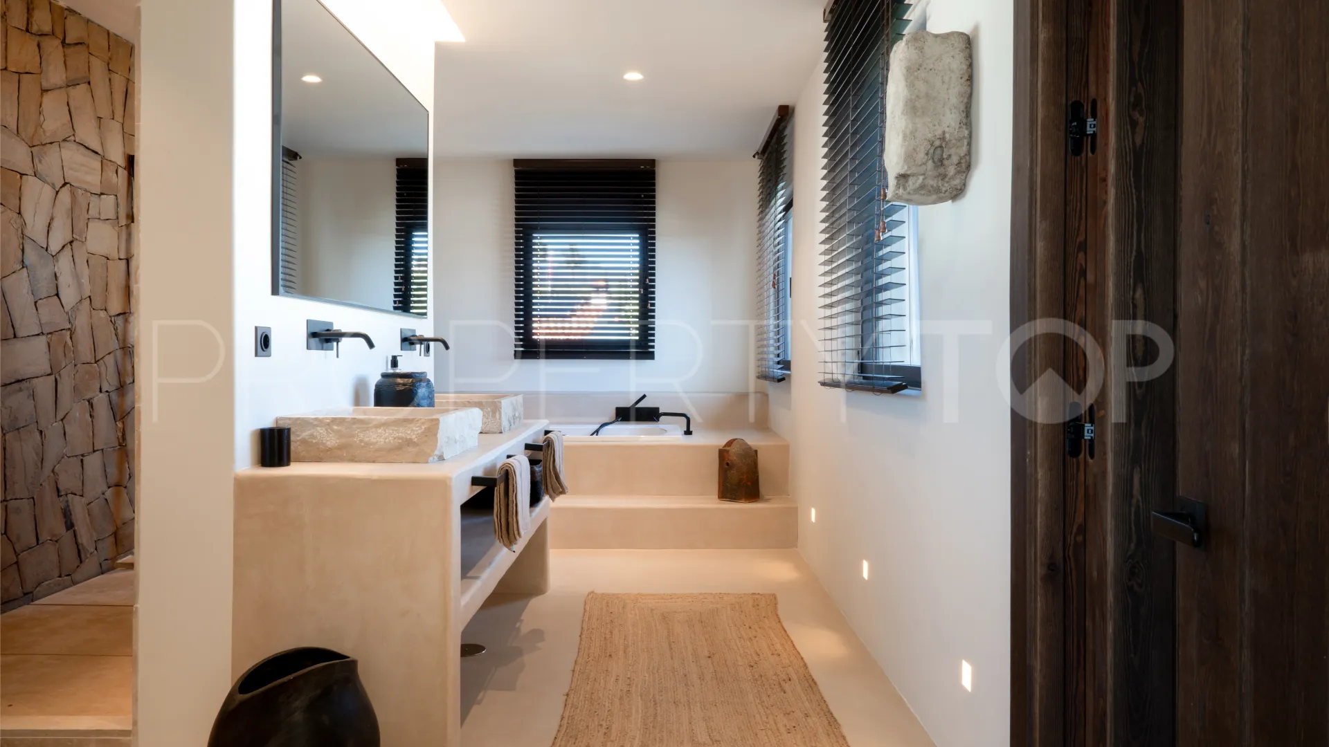 Villa de 5 dormitorios en venta en Selwo