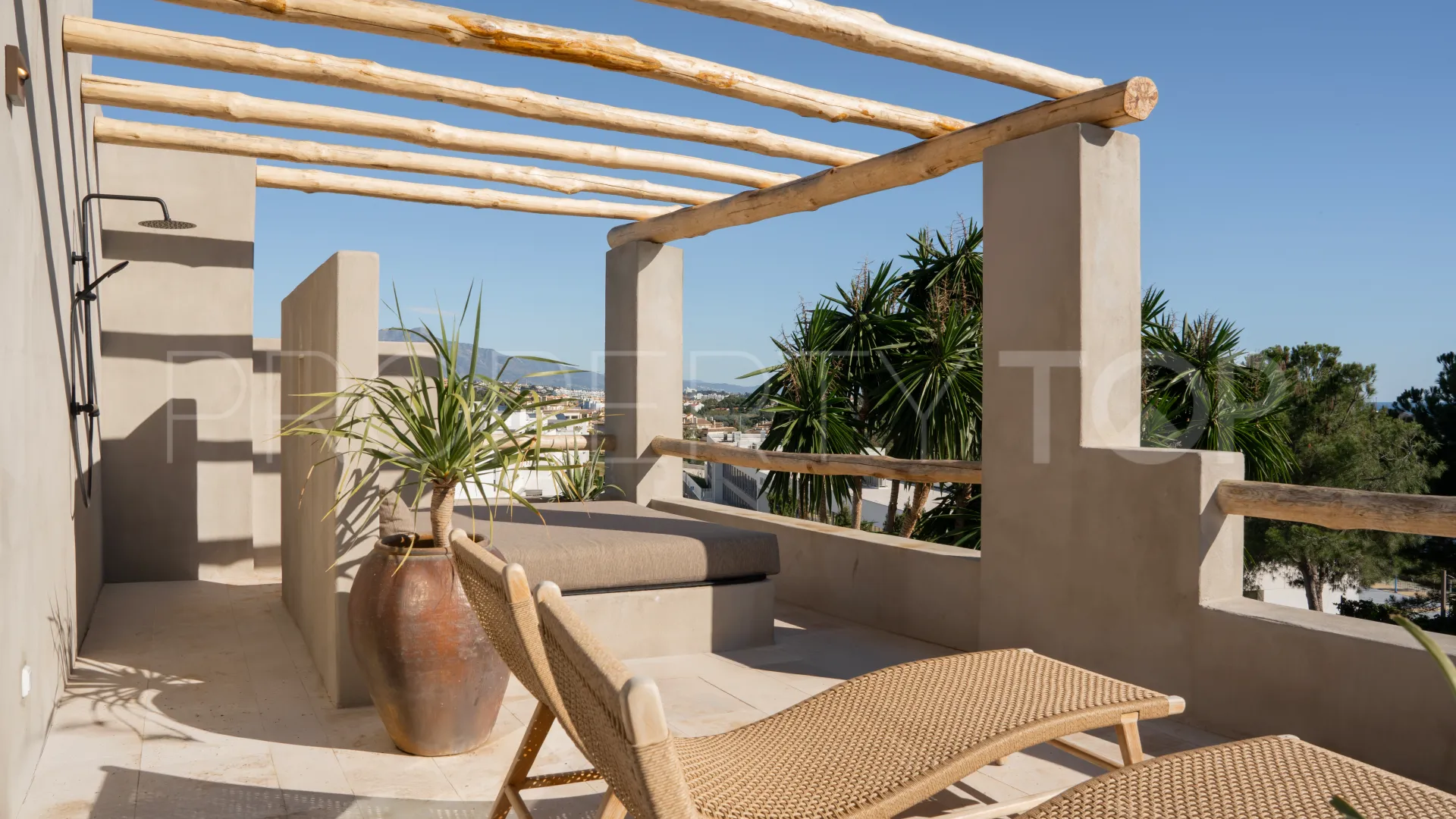Villa de 5 dormitorios en venta en Selwo