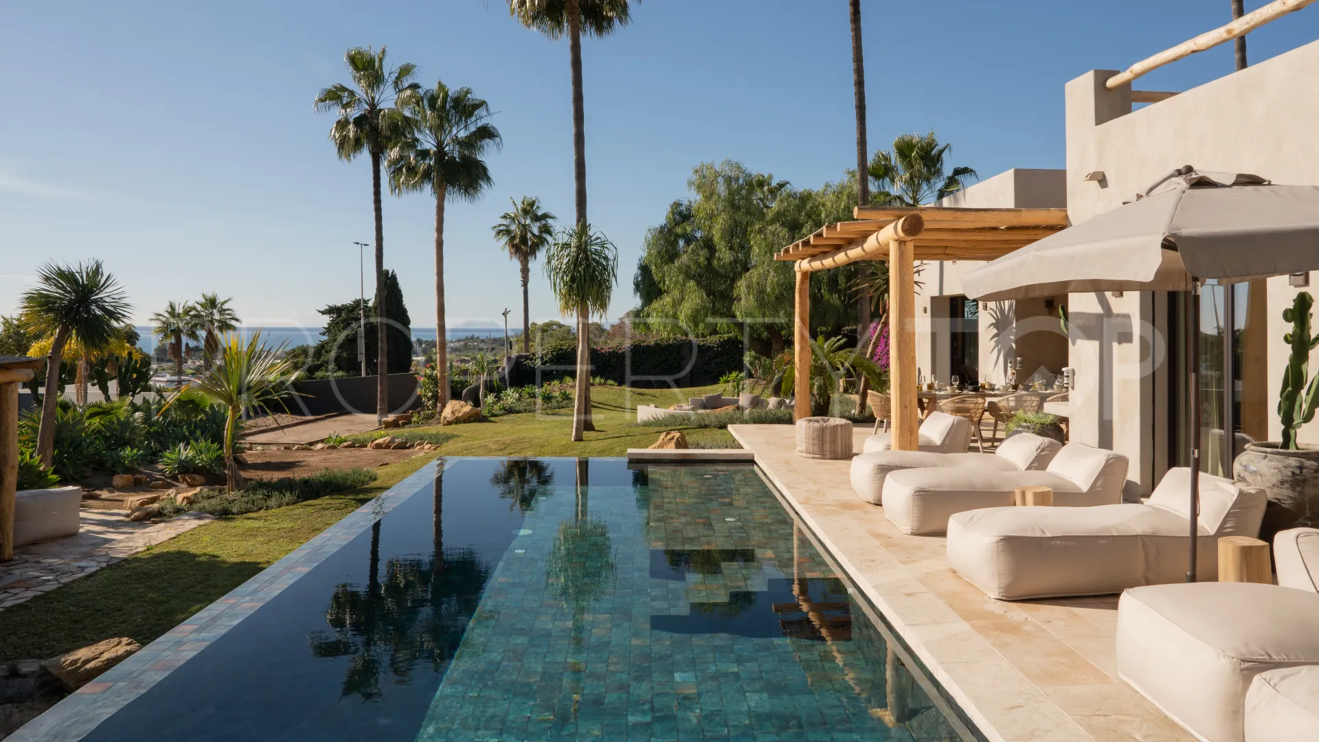 Villa de 5 dormitorios en venta en Selwo