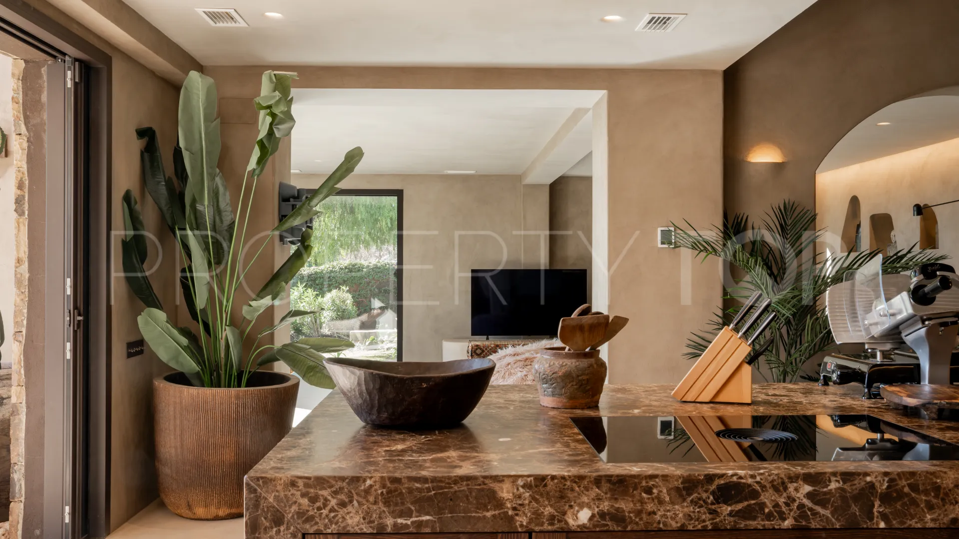 Villa de 5 dormitorios en venta en Selwo