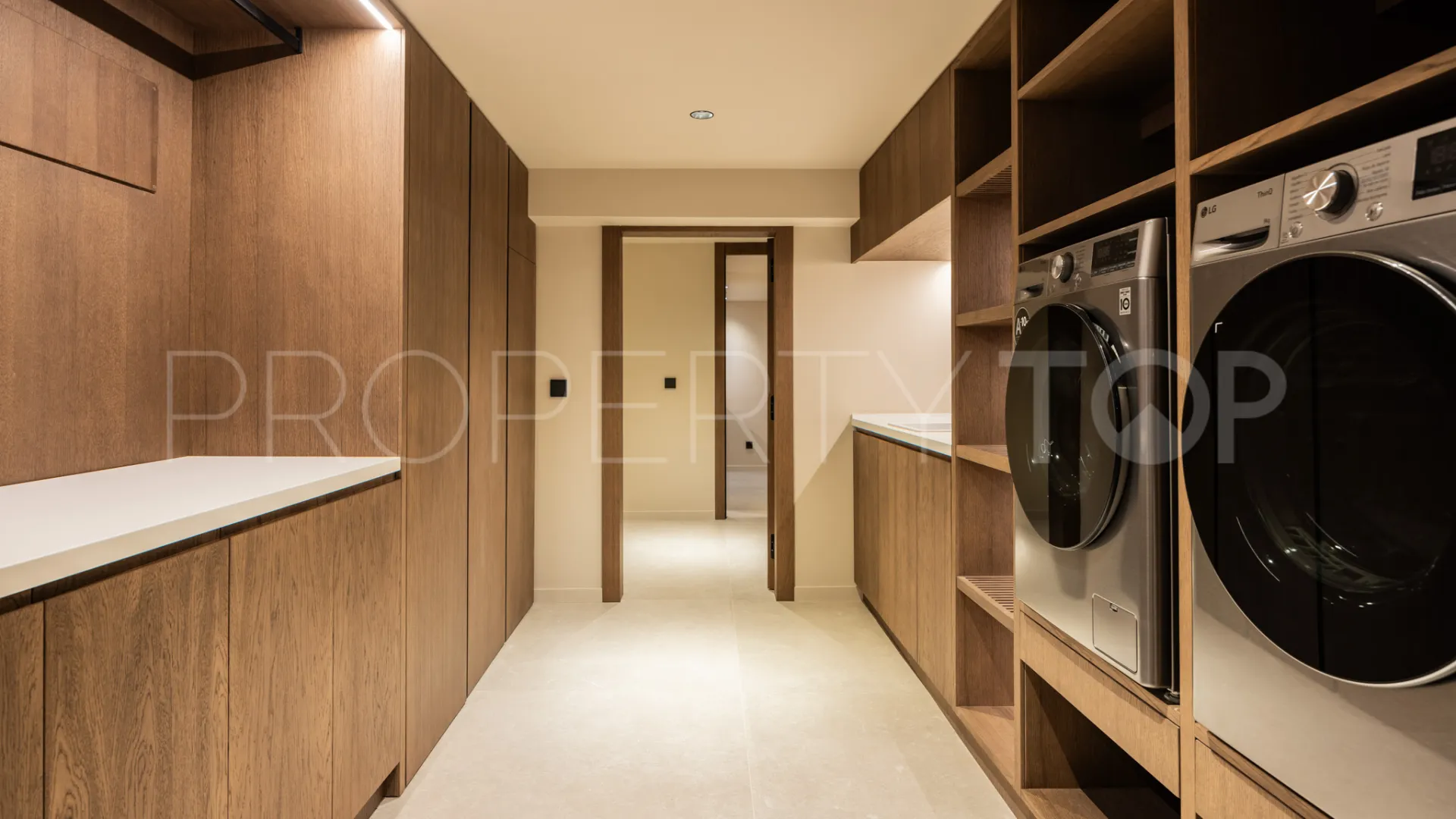 Villa en venta con 5 dormitorios en Haza del Conde