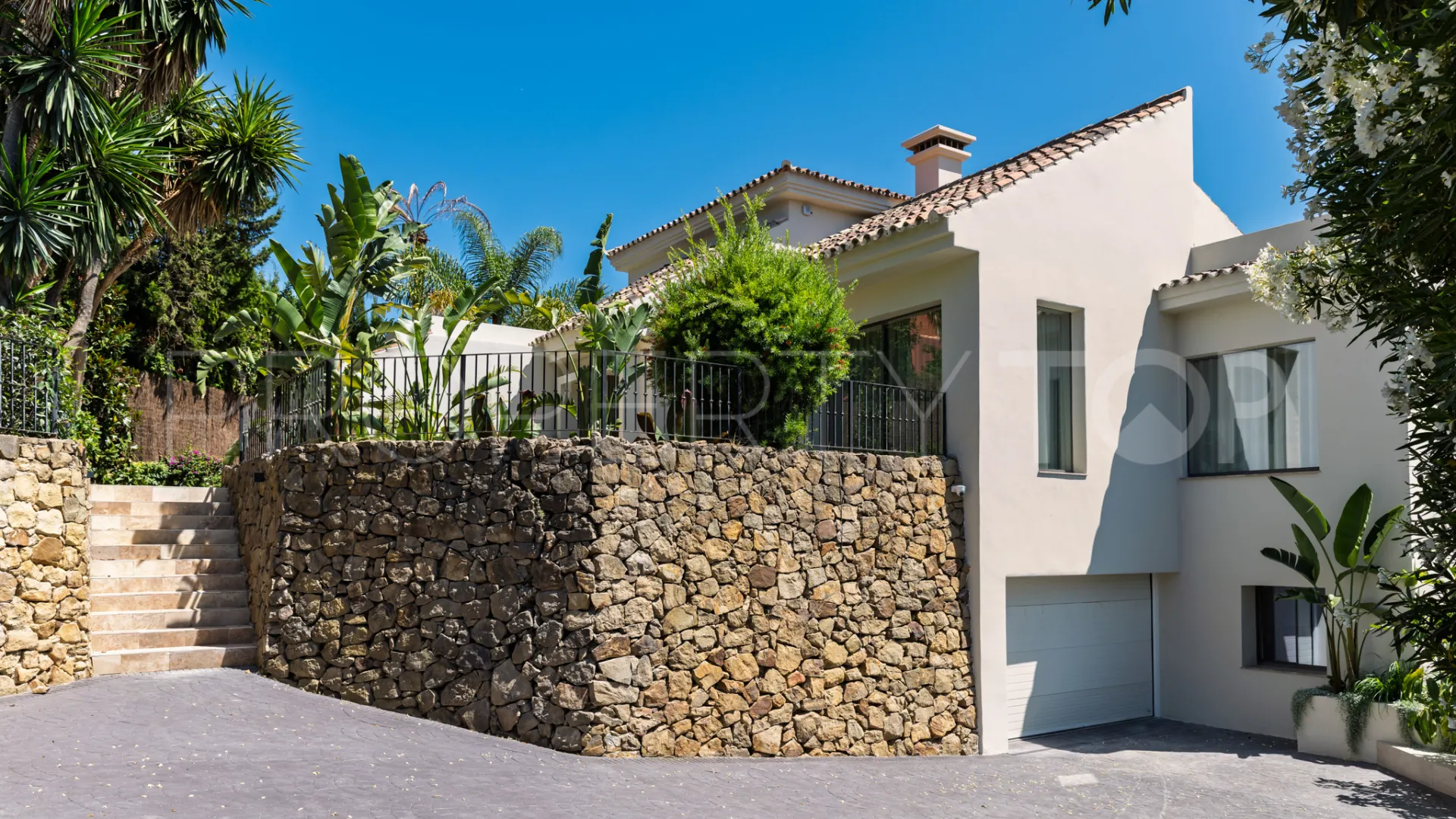 Villa en venta con 5 dormitorios en Haza del Conde