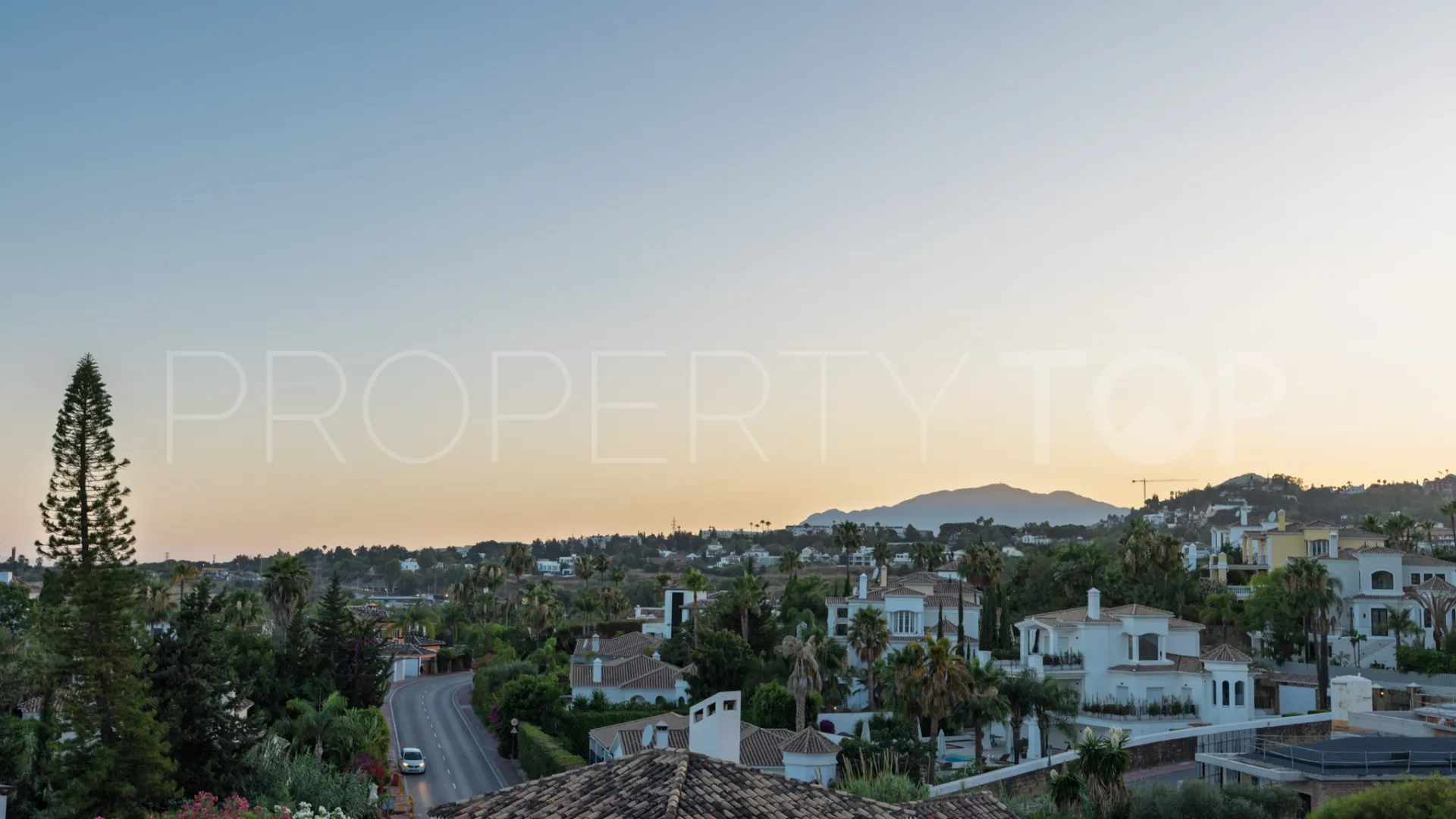 Villa en venta con 5 dormitorios en Haza del Conde