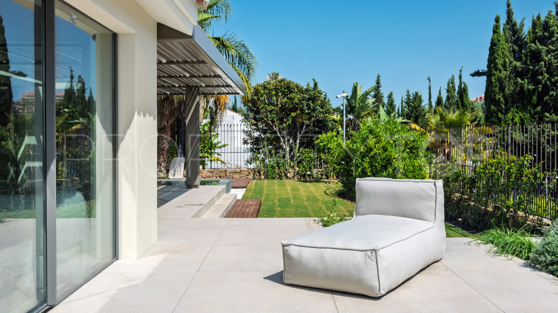 Villa en venta con 5 dormitorios en Haza del Conde