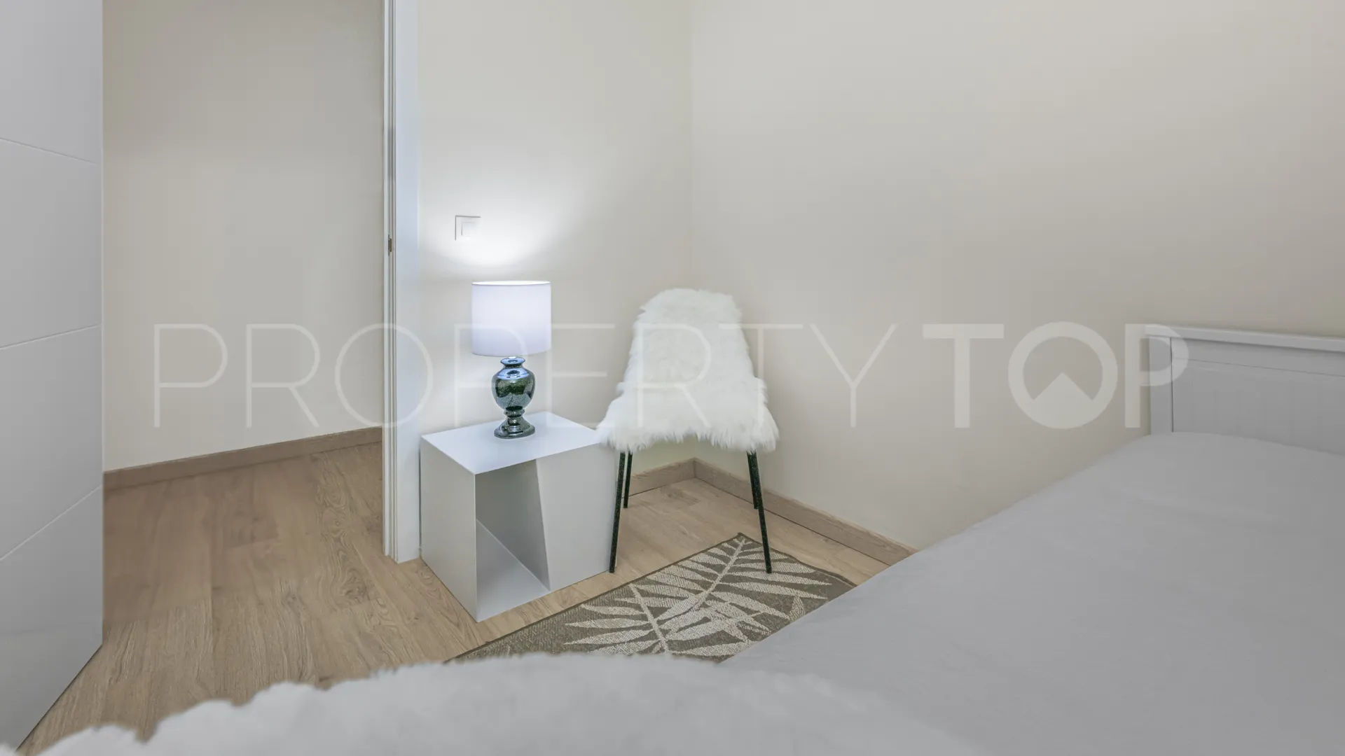 Comprar apartamento planta baja con 2 dormitorios en Jardines de las Lomas