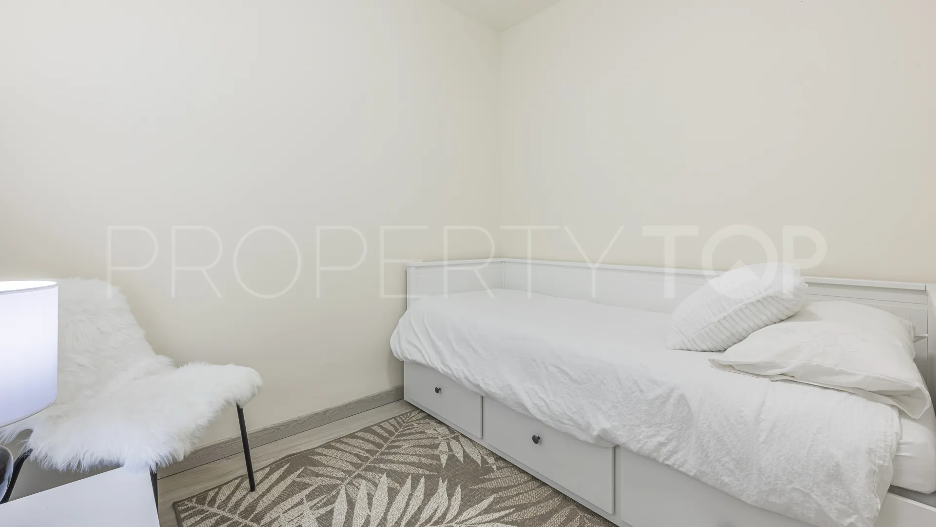 Comprar apartamento planta baja con 2 dormitorios en Jardines de las Lomas