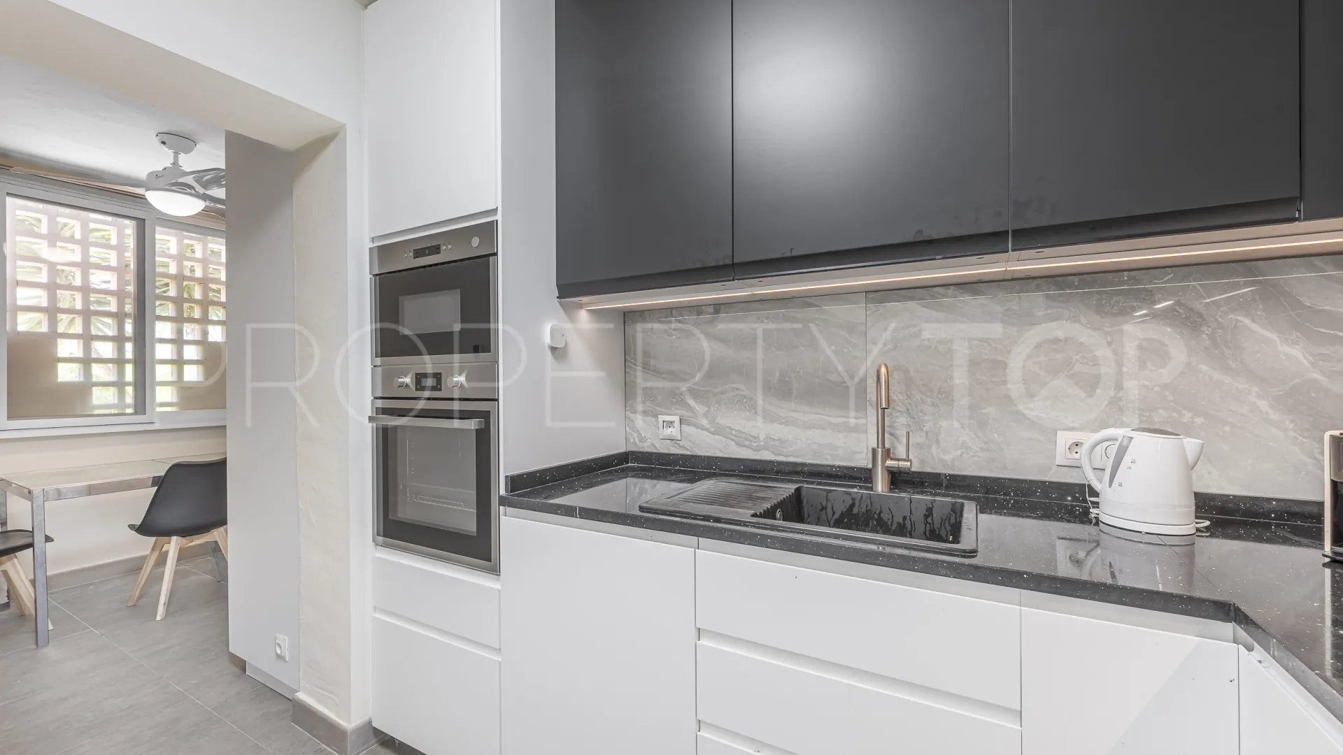 Comprar apartamento planta baja con 2 dormitorios en Jardines de las Lomas