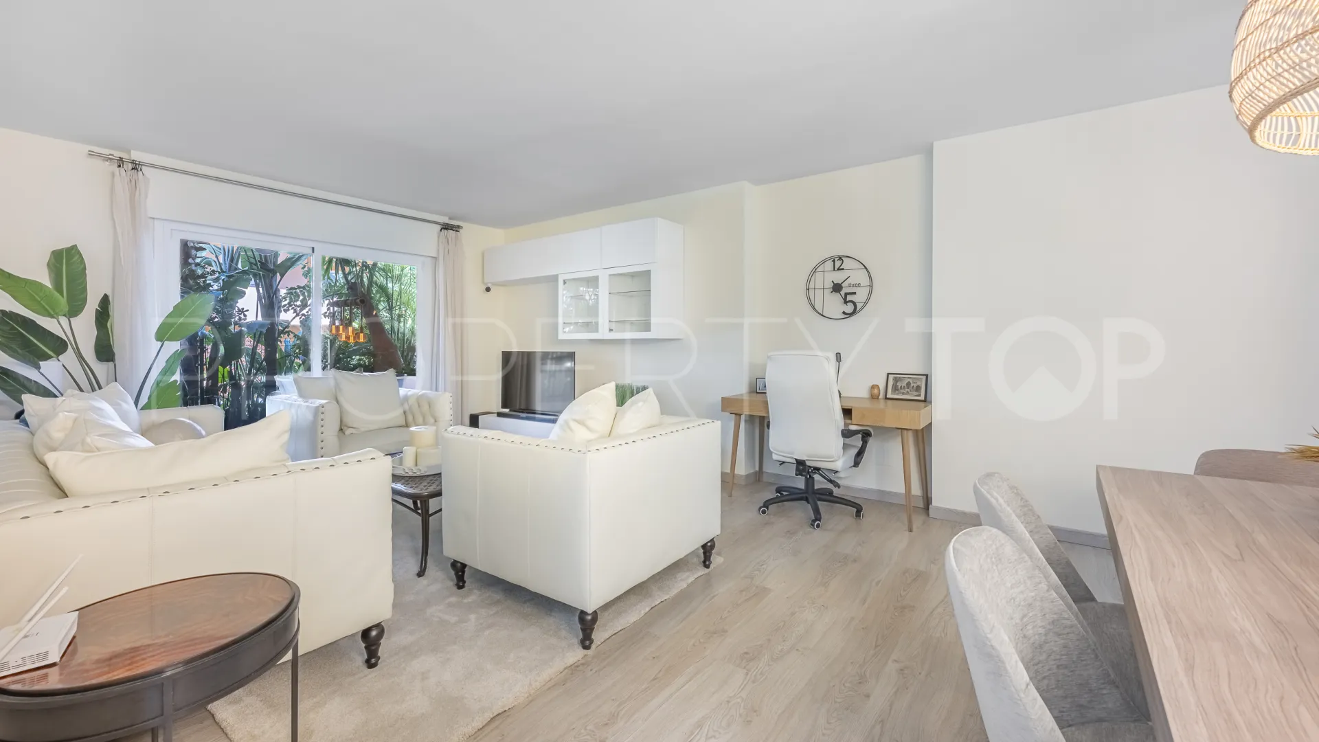Comprar apartamento planta baja con 2 dormitorios en Jardines de las Lomas