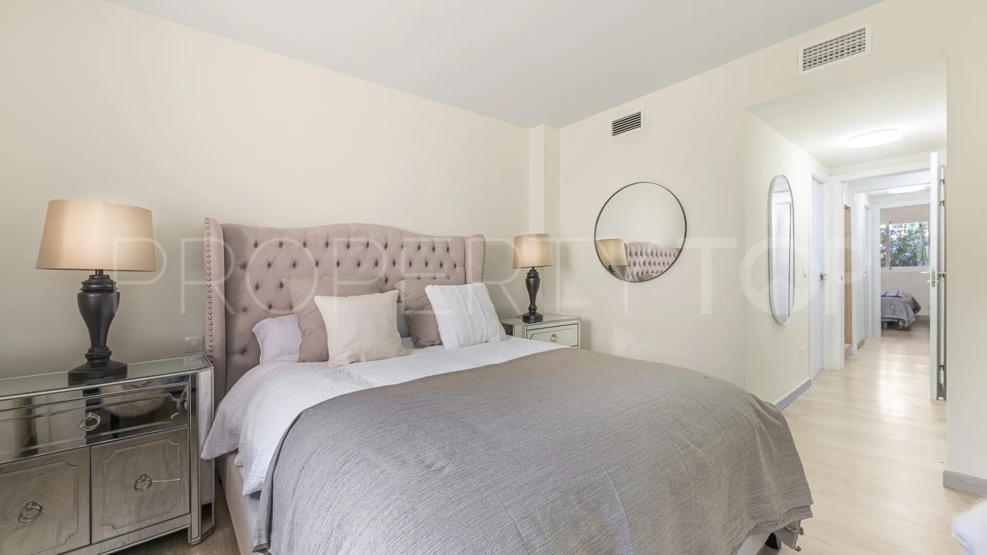 Comprar apartamento planta baja con 2 dormitorios en Jardines de las Lomas