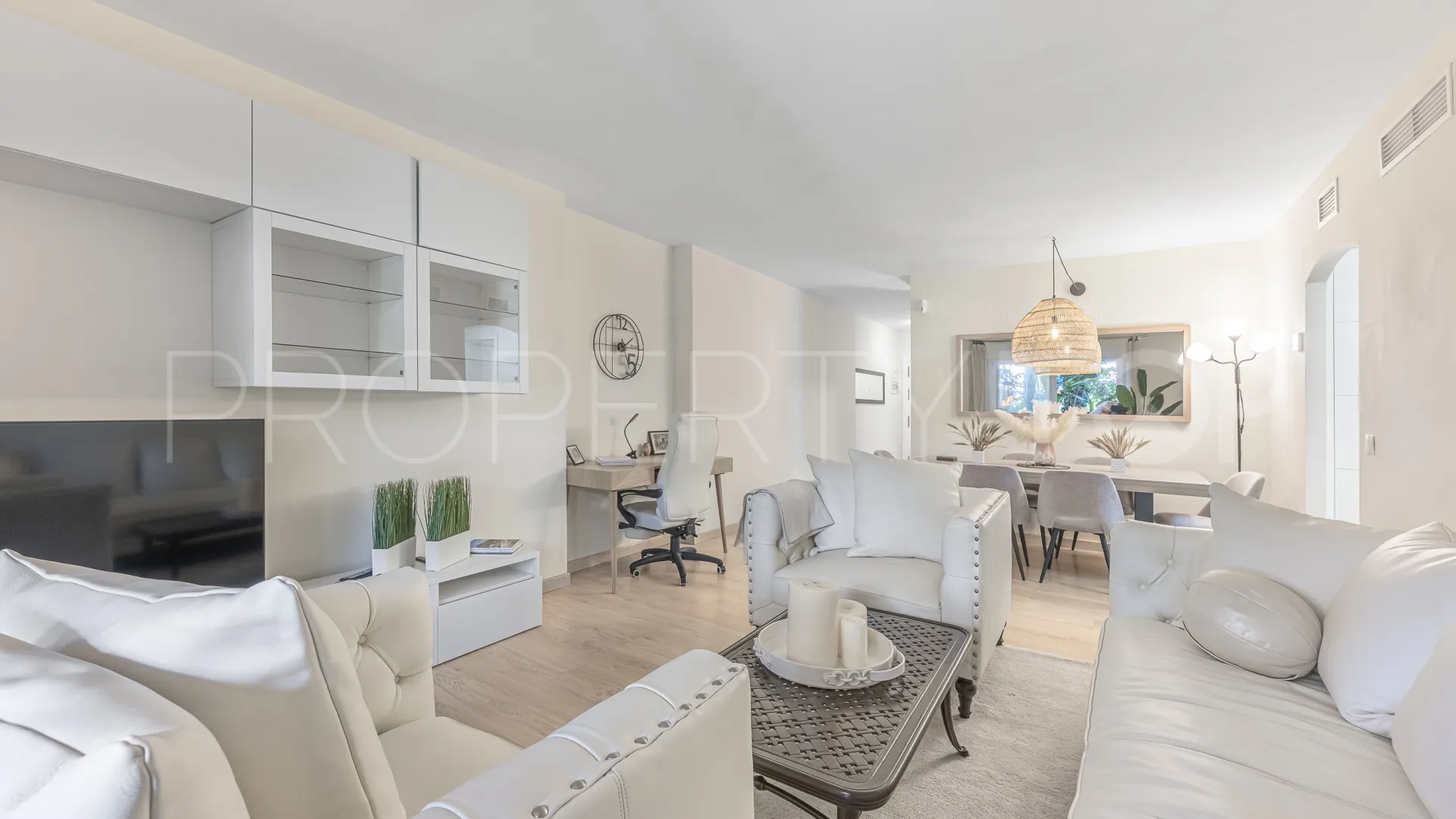Comprar apartamento planta baja con 2 dormitorios en Jardines de las Lomas
