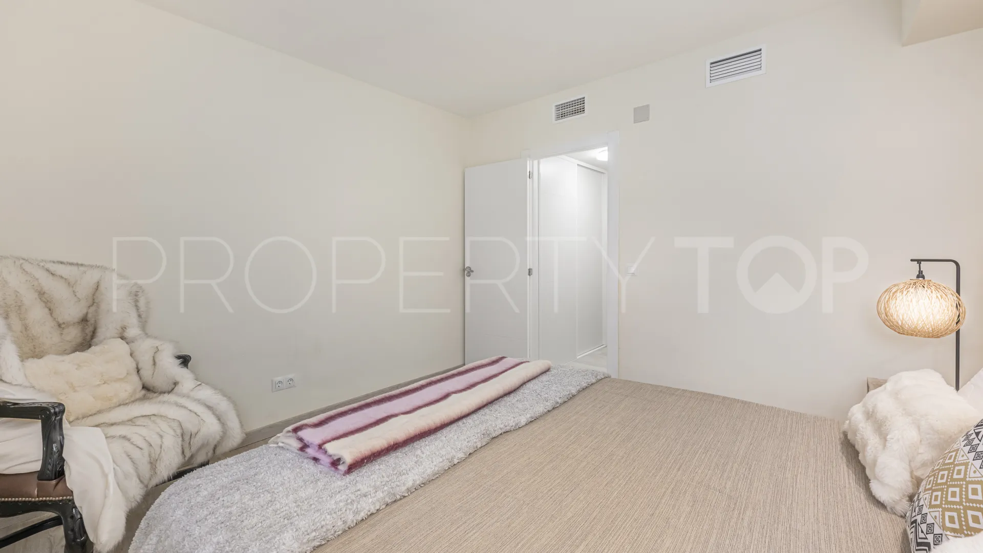Comprar apartamento planta baja con 2 dormitorios en Jardines de las Lomas
