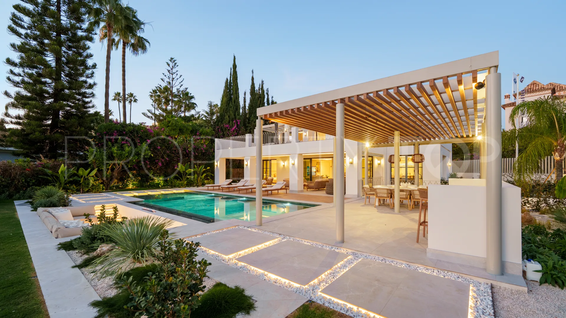 5 bedrooms villa in El Herrojo for sale