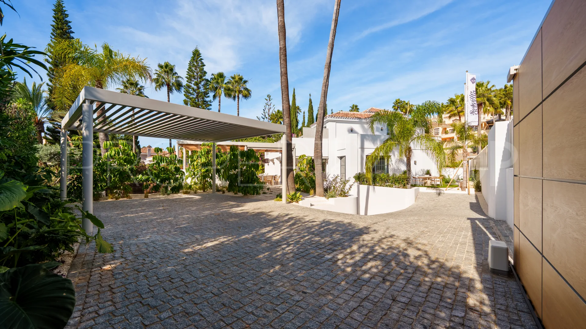 5 bedrooms villa in El Herrojo for sale