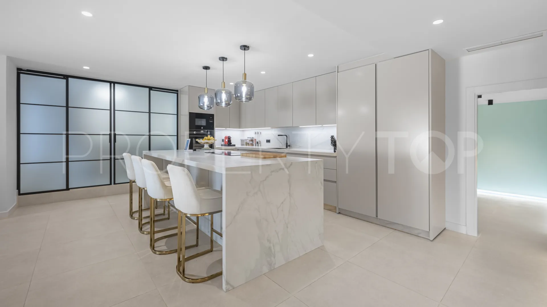 Apartamento en venta en Kings Hills