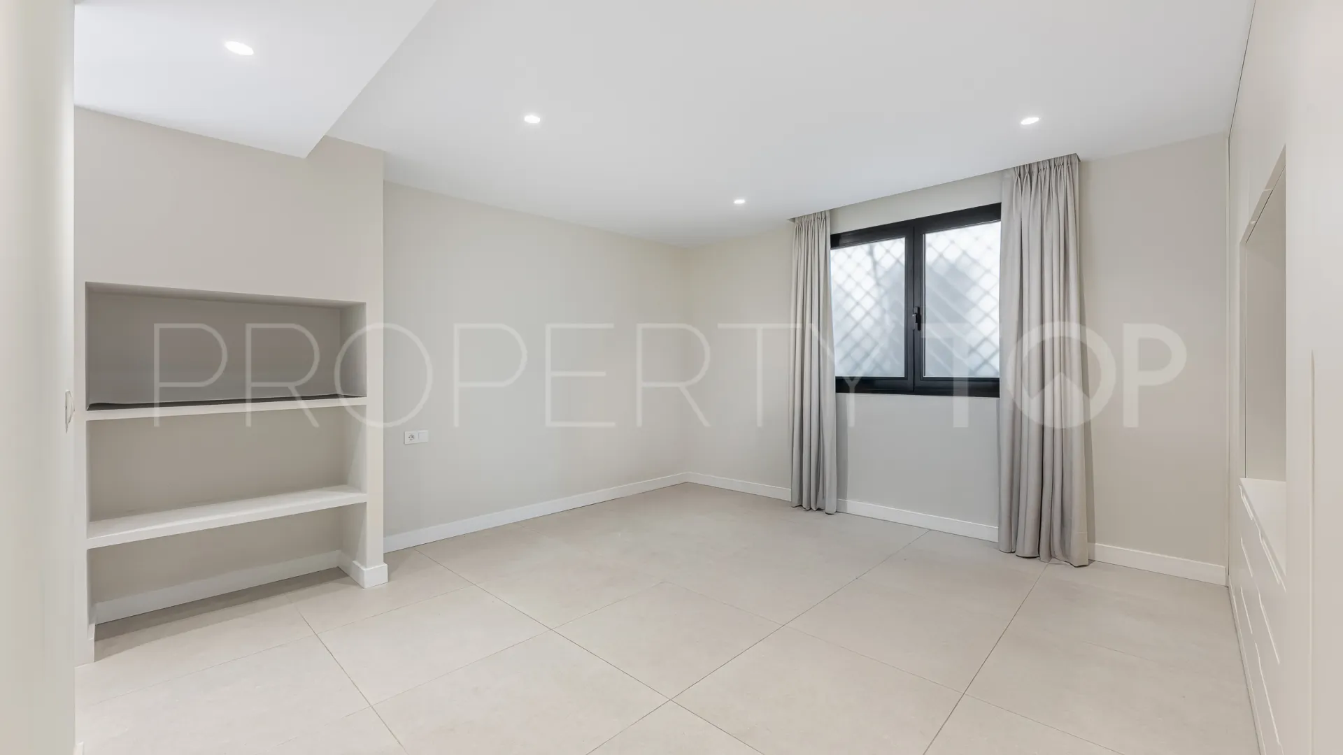 Apartamento en venta en Kings Hills