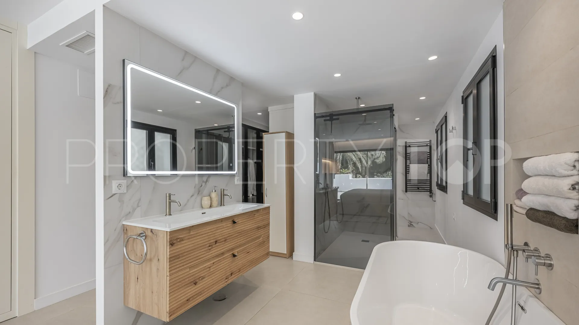 Apartamento en venta en Kings Hills