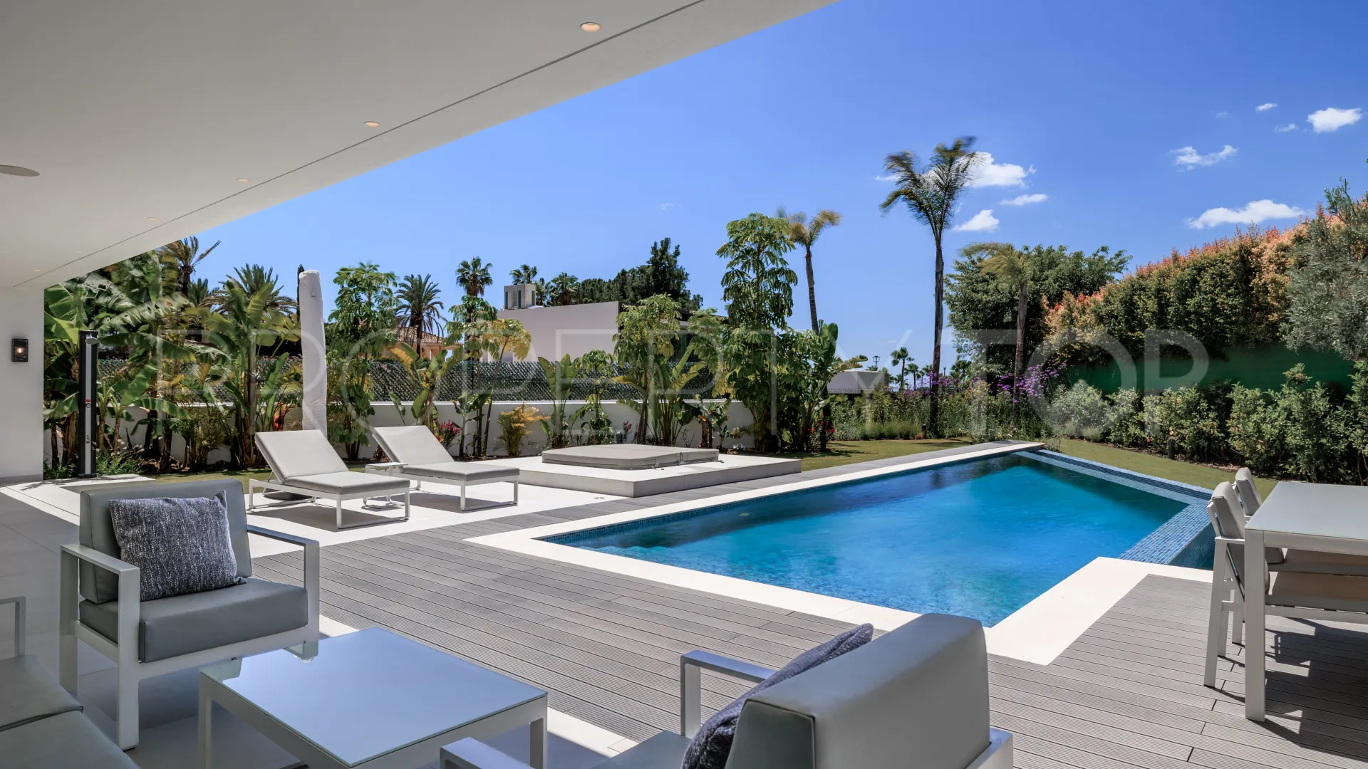 Las Lomas del Marbella Club, villa de 4 dormitorios a la venta