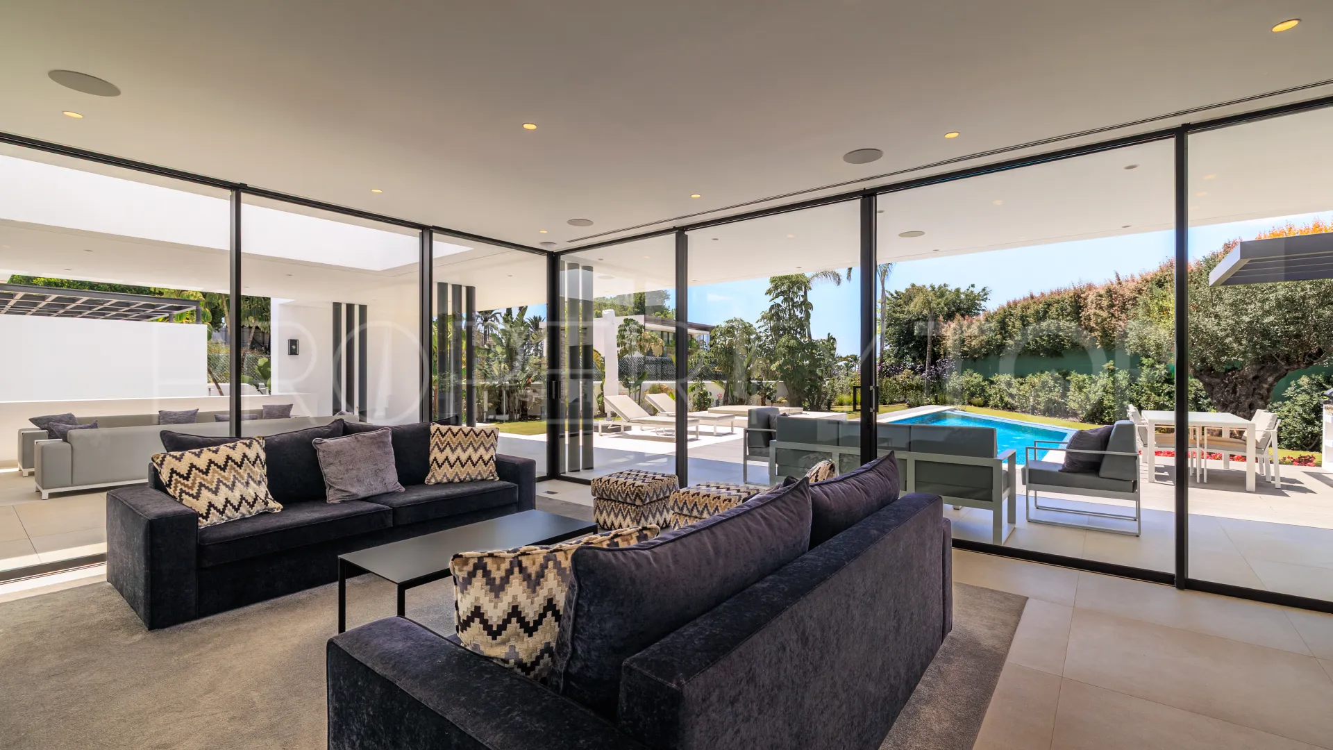 Las Lomas del Marbella Club, villa de 4 dormitorios a la venta