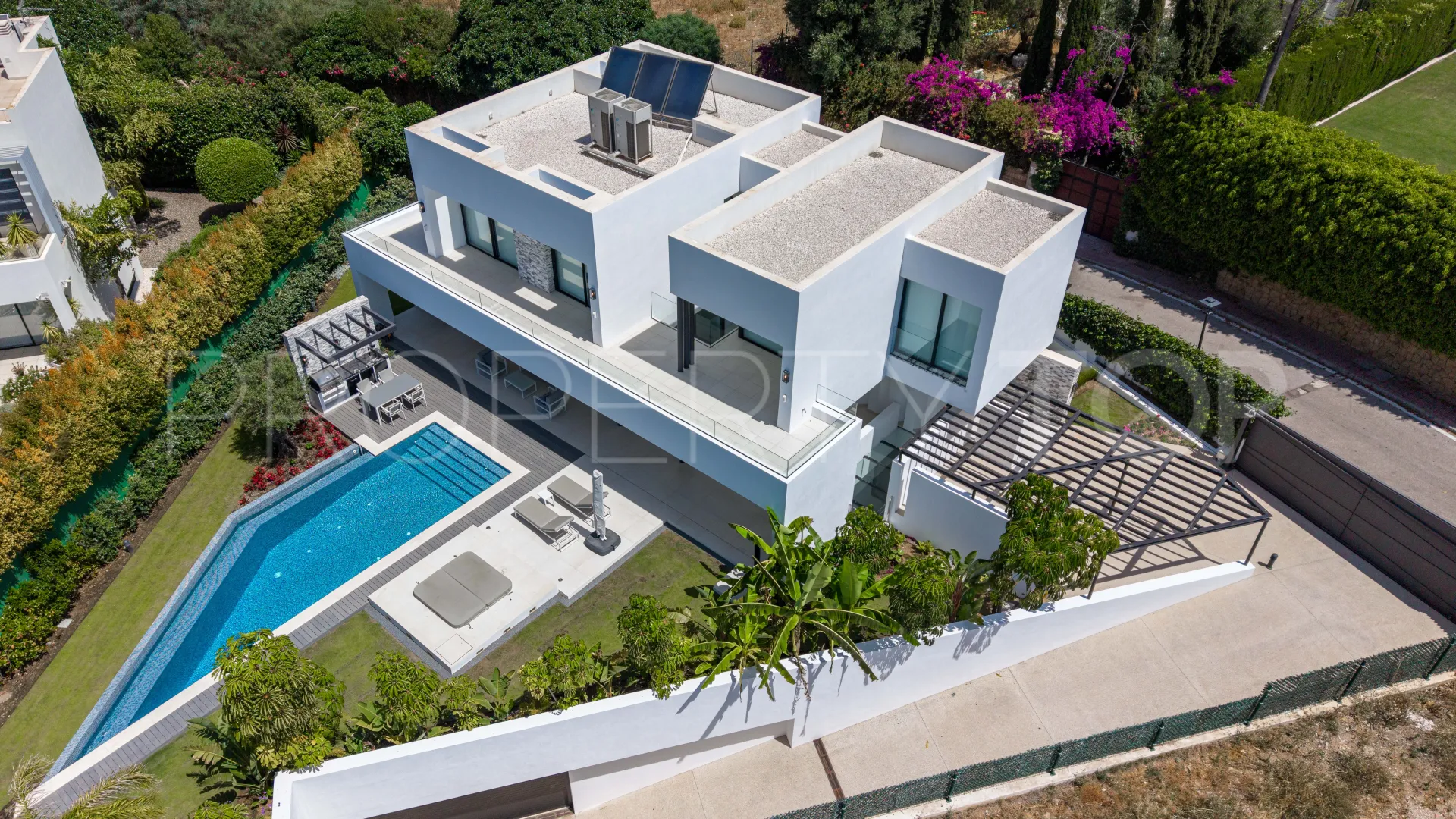 Las Lomas del Marbella Club, villa de 4 dormitorios a la venta