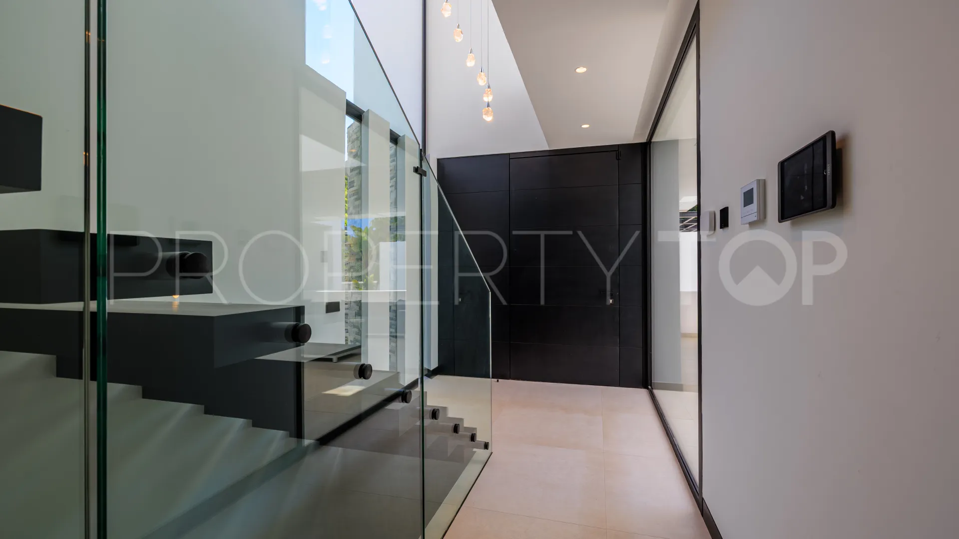 Las Lomas del Marbella Club, villa de 4 dormitorios a la venta