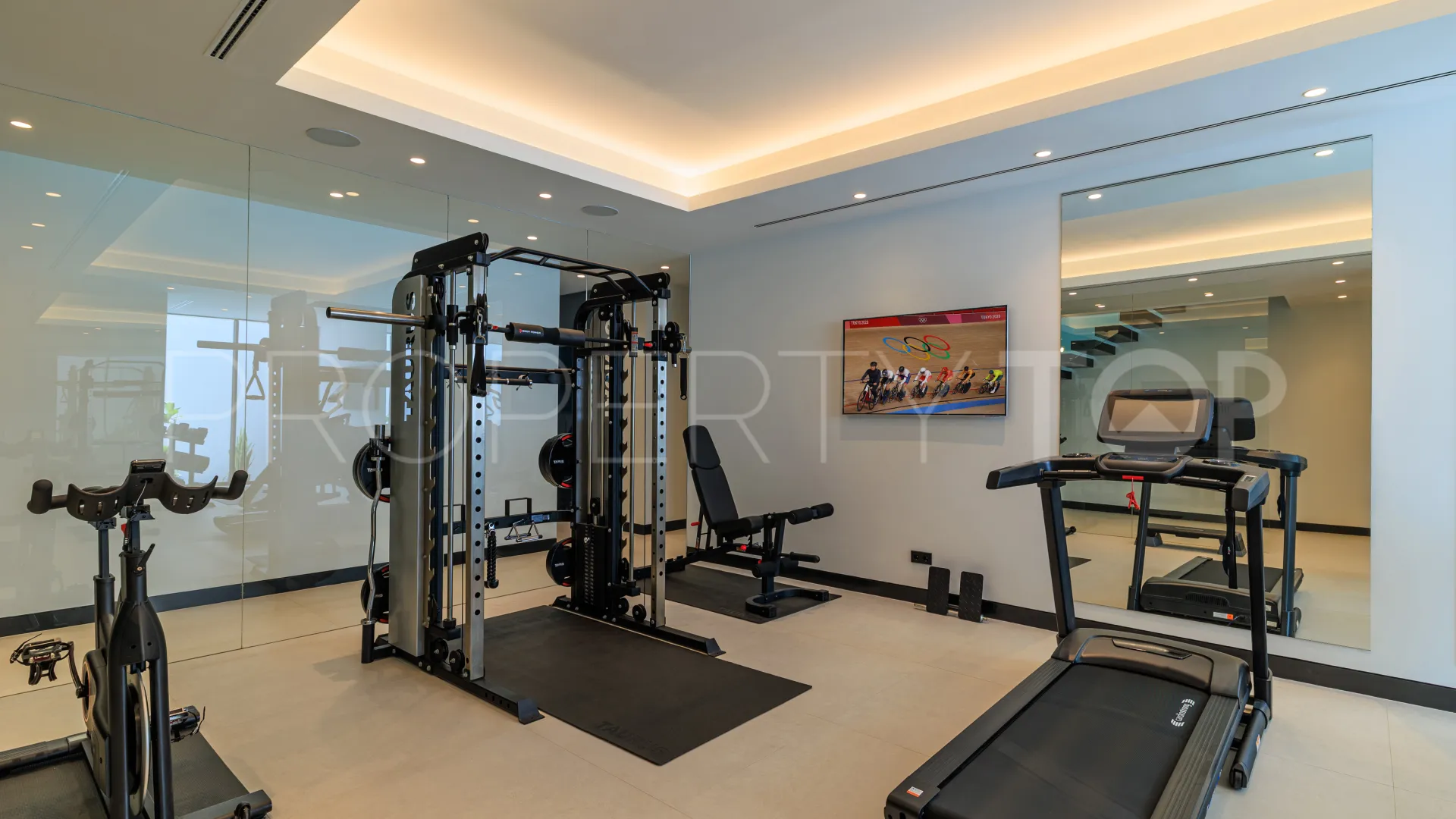 Las Lomas del Marbella Club, villa de 4 dormitorios a la venta