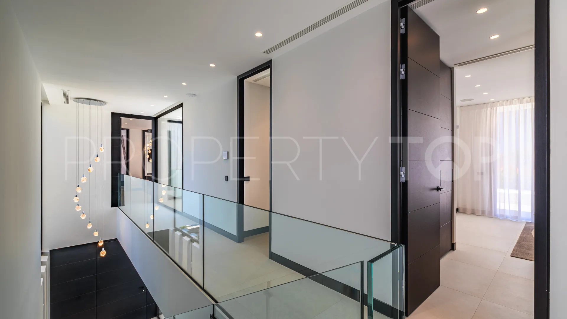 Las Lomas del Marbella Club, villa de 4 dormitorios a la venta