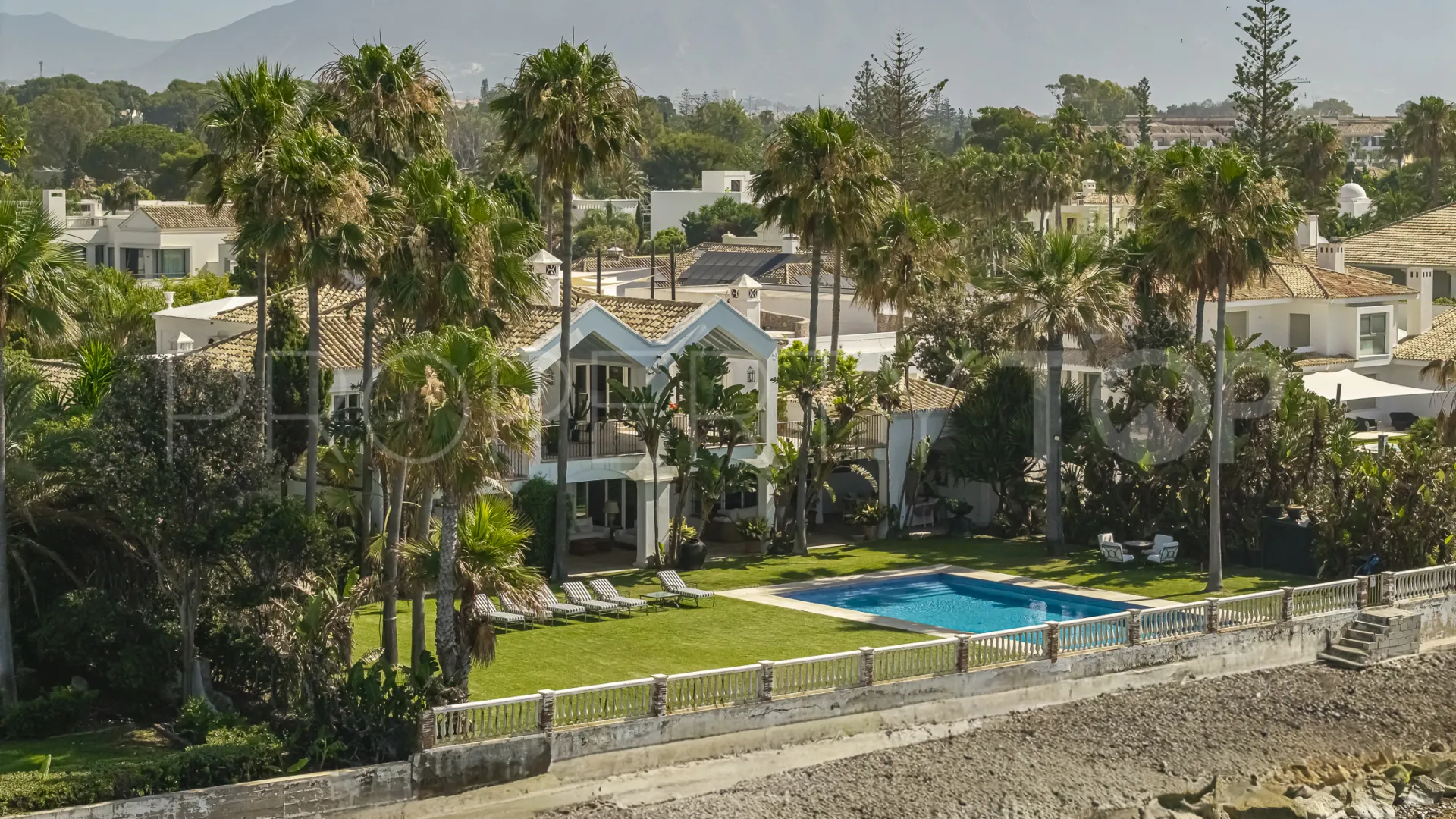 Se vende villa en Casasola