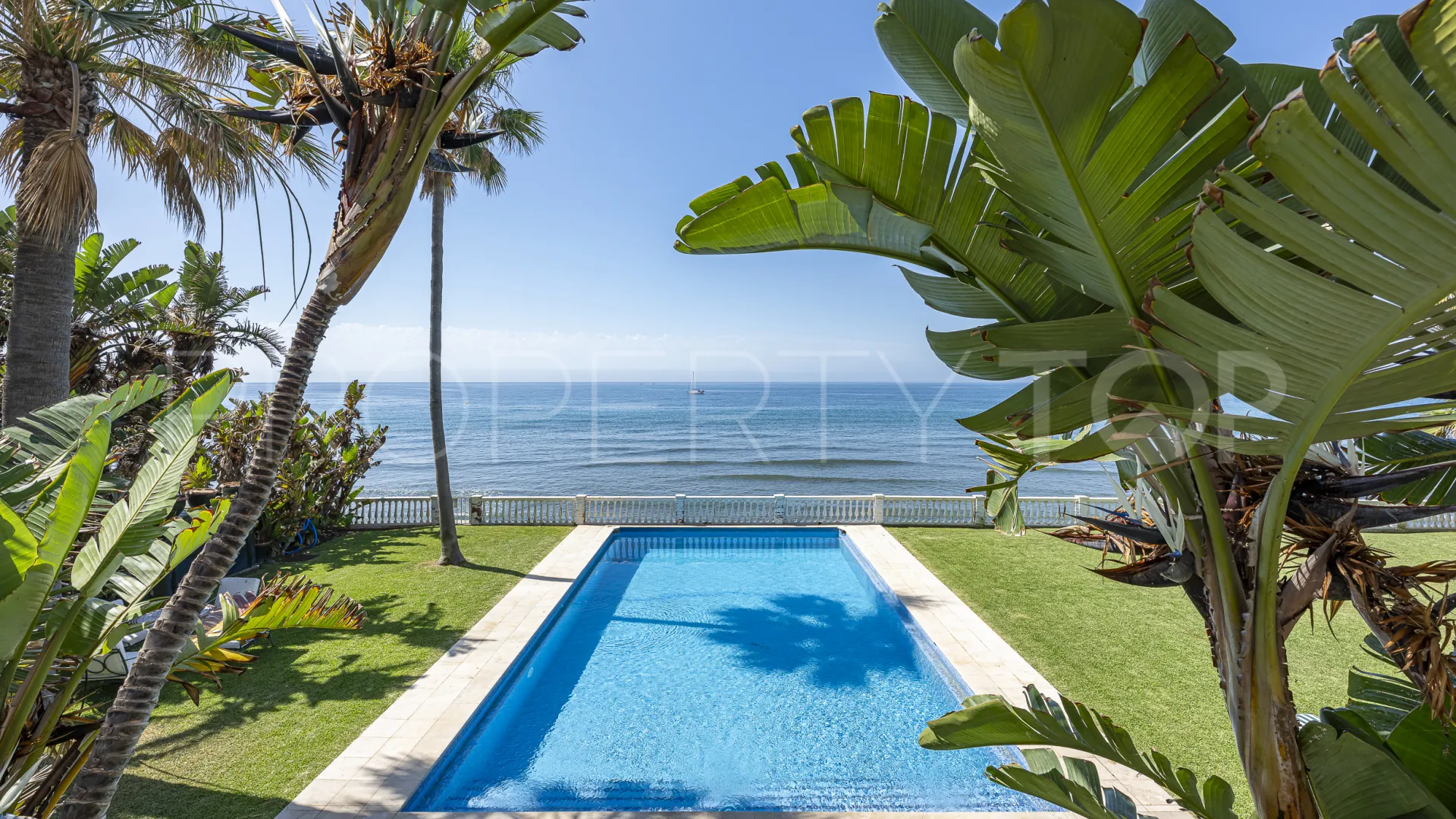 Se vende villa en Casasola