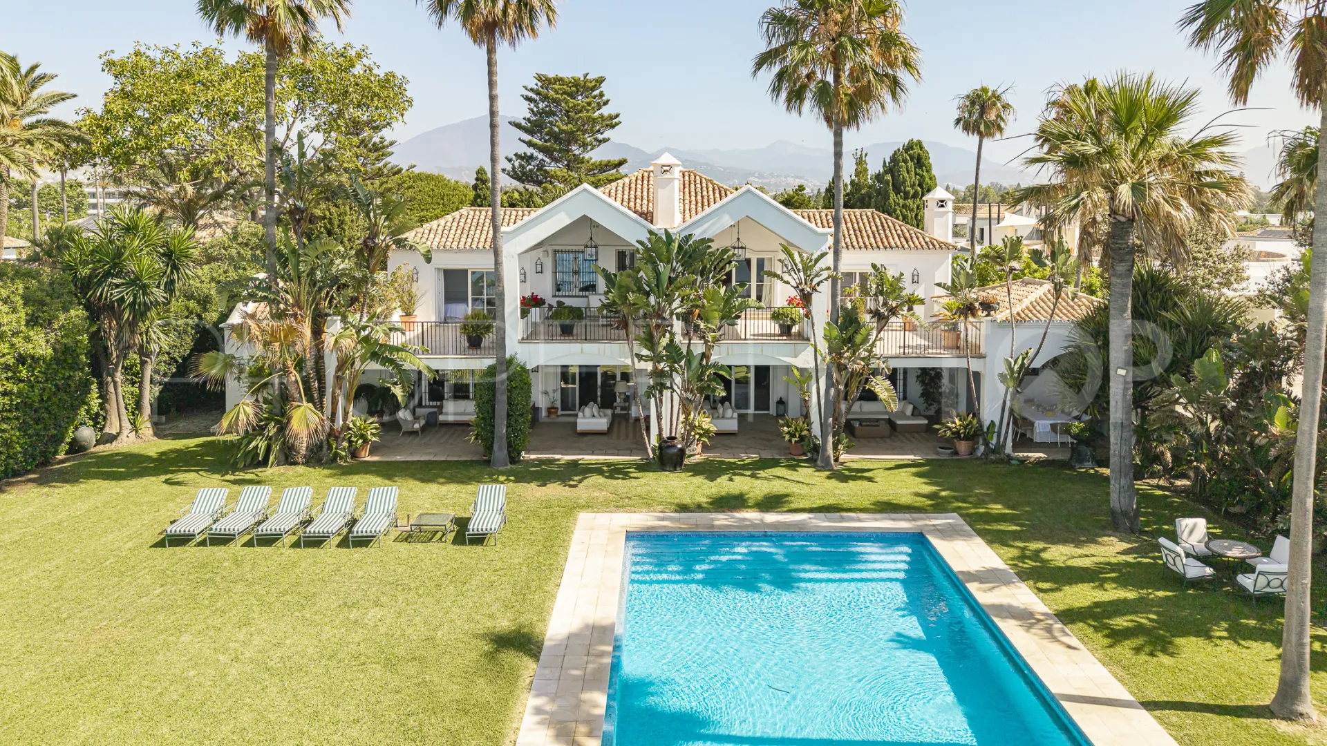 Se vende villa en Casasola