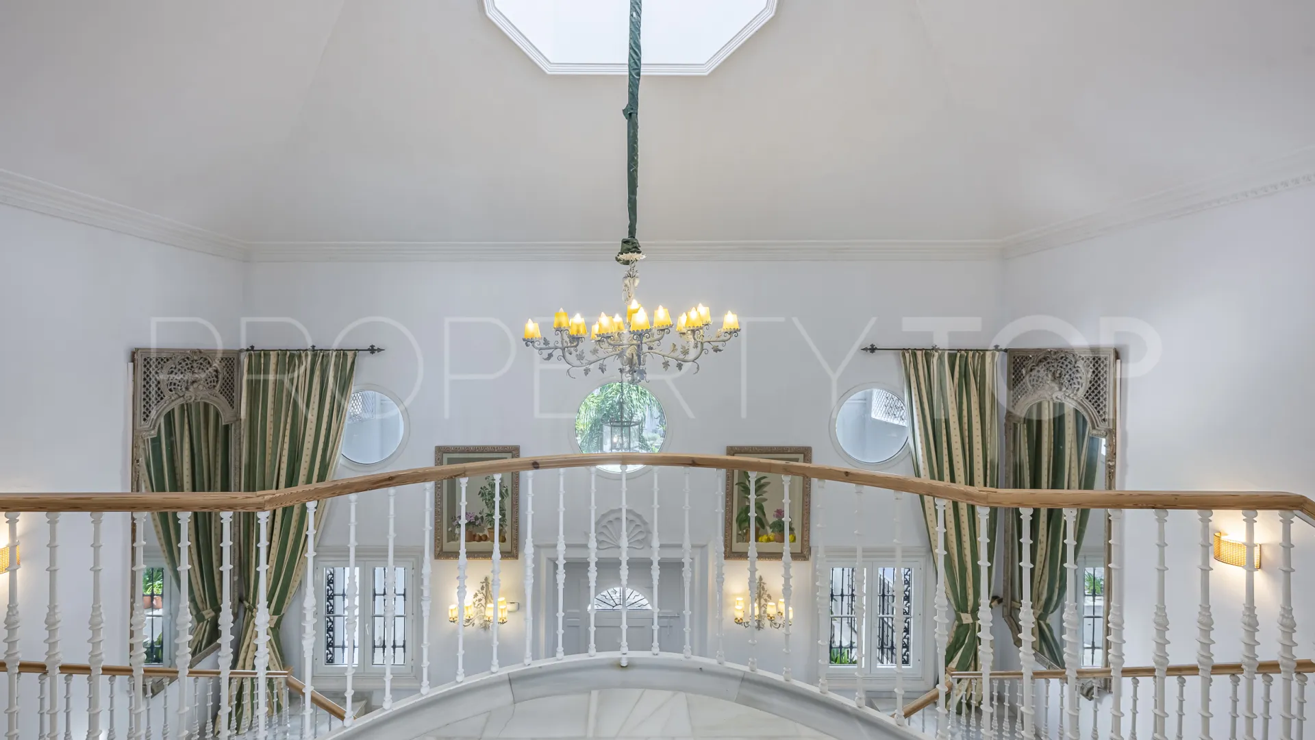Se vende villa en Casasola