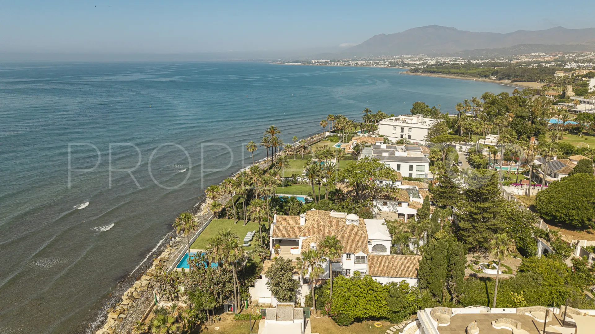 Se vende villa en Casasola