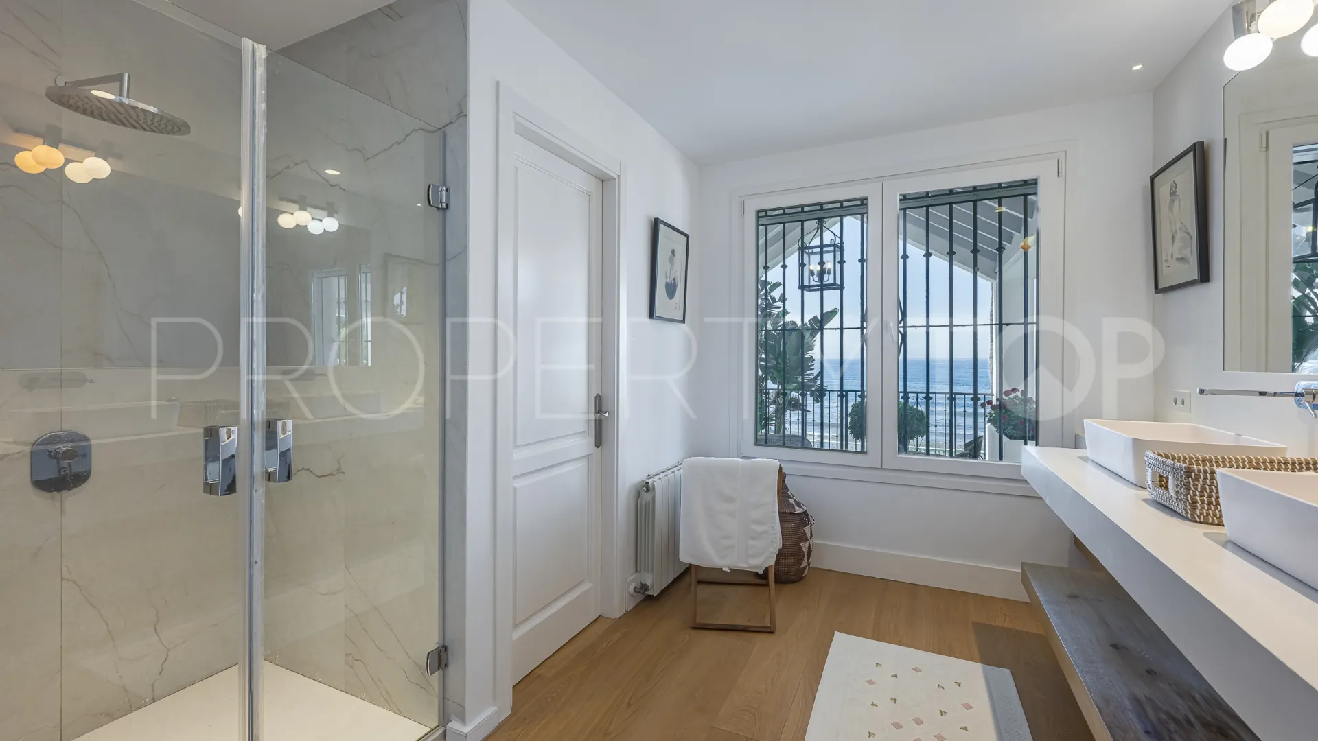 Se vende villa en Casasola